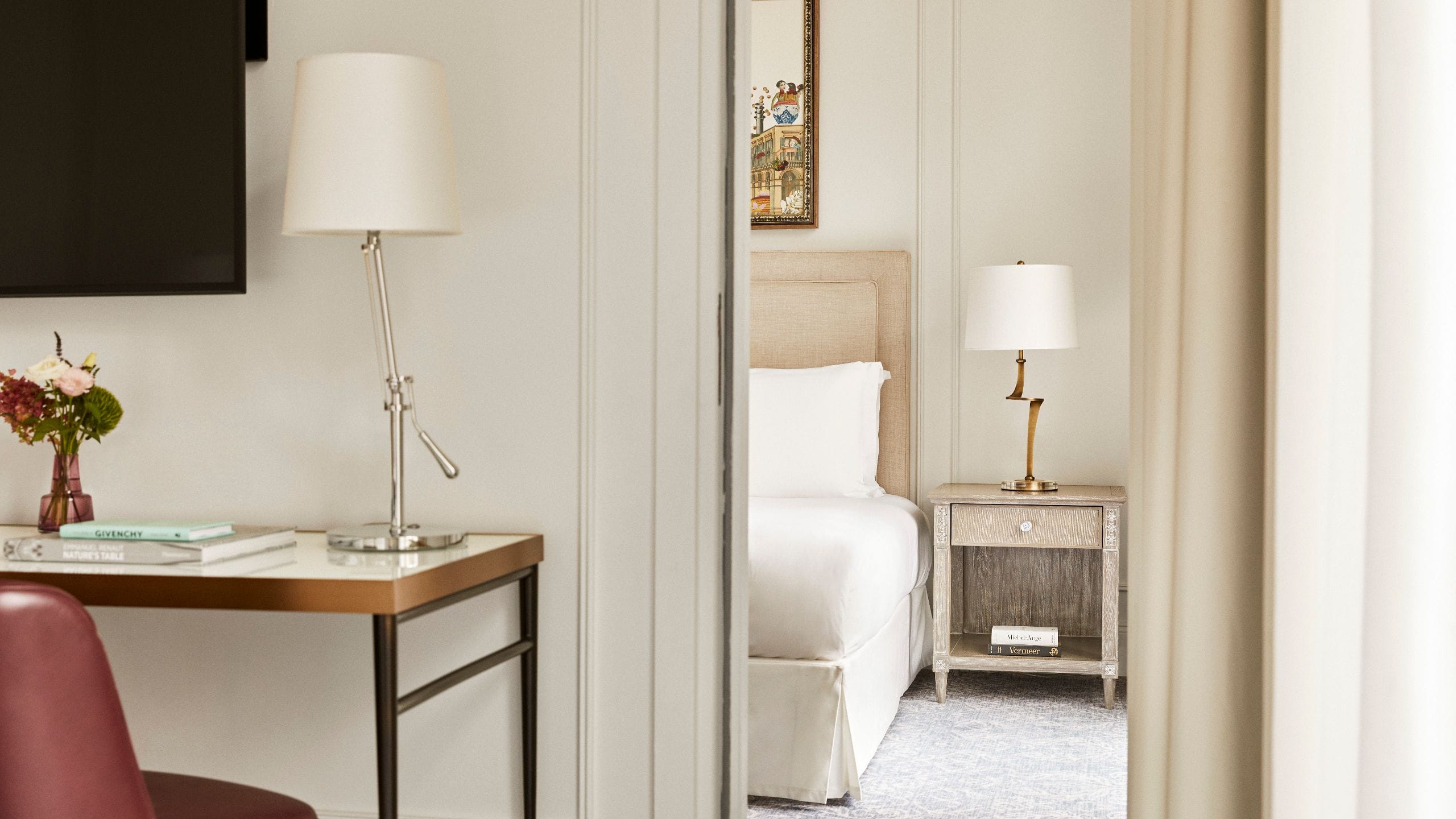 Hôtel du Louvre Family Room Details