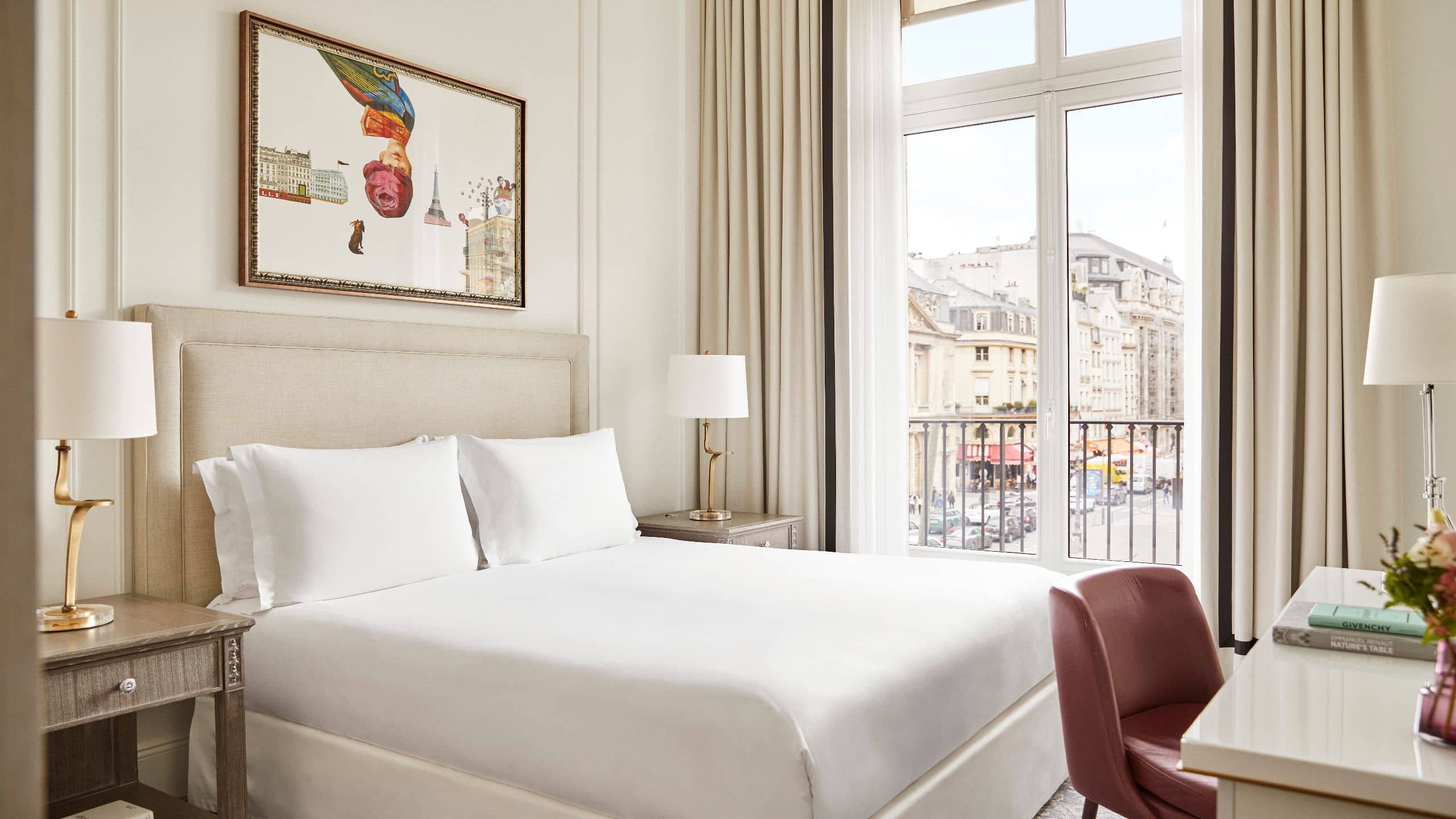 第 3，共 6 Hôtel du Louvre Family Room King Bed Overview