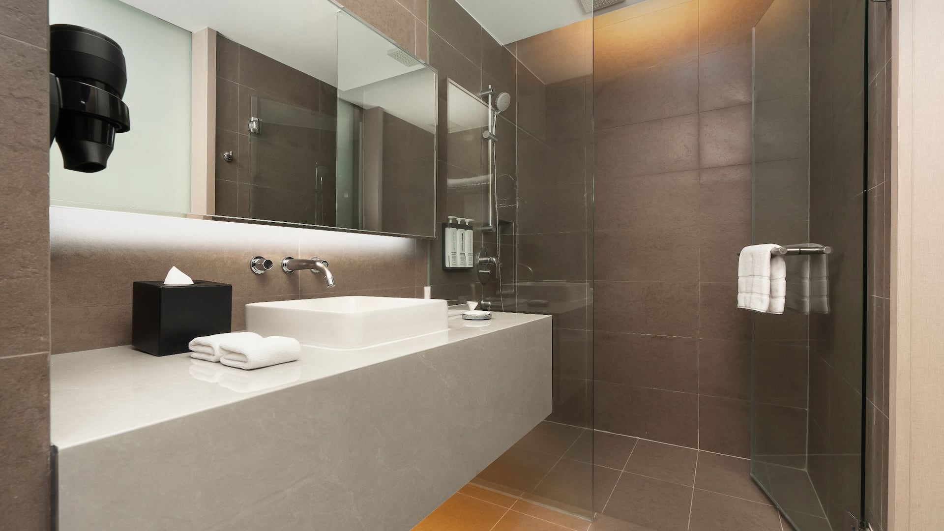 5 von 5 Hyatt Place Bangkok Sukhumvit 1 Standard Shower Room