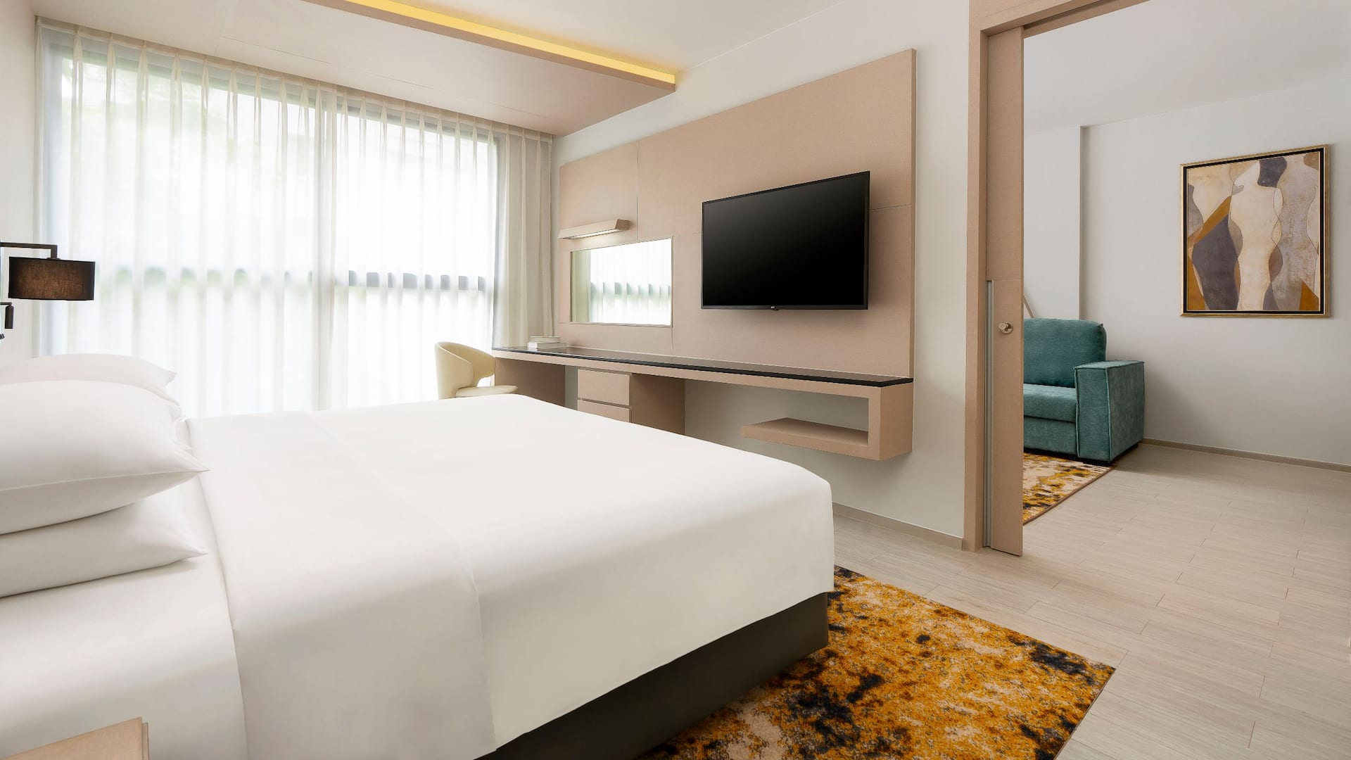 Hyatt Place Bangkok Sukhumvit 1 Suite King Bed And Livig Room