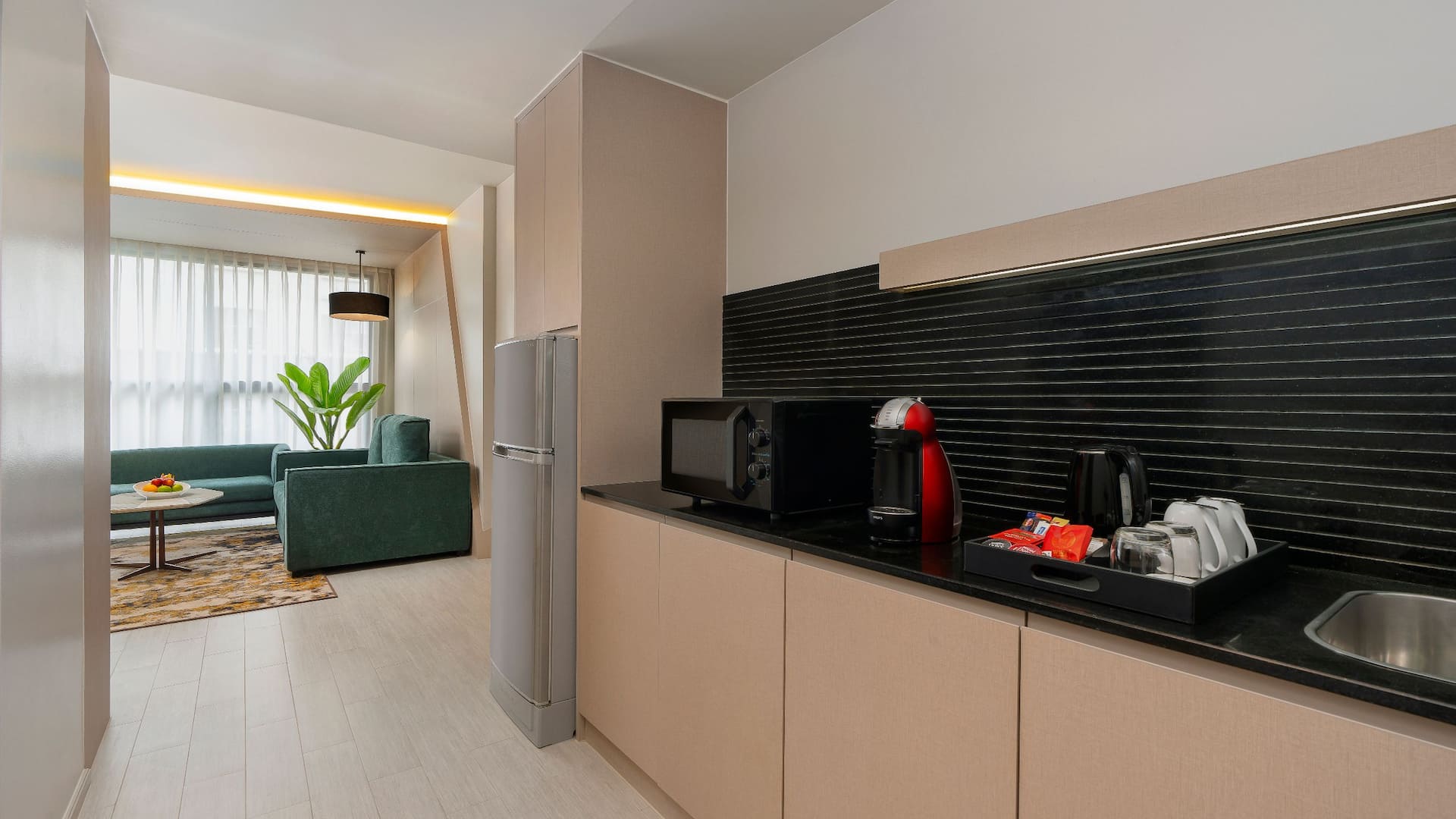 Hyatt Place Bangkok Sukhumvit 1 Suite Pantry