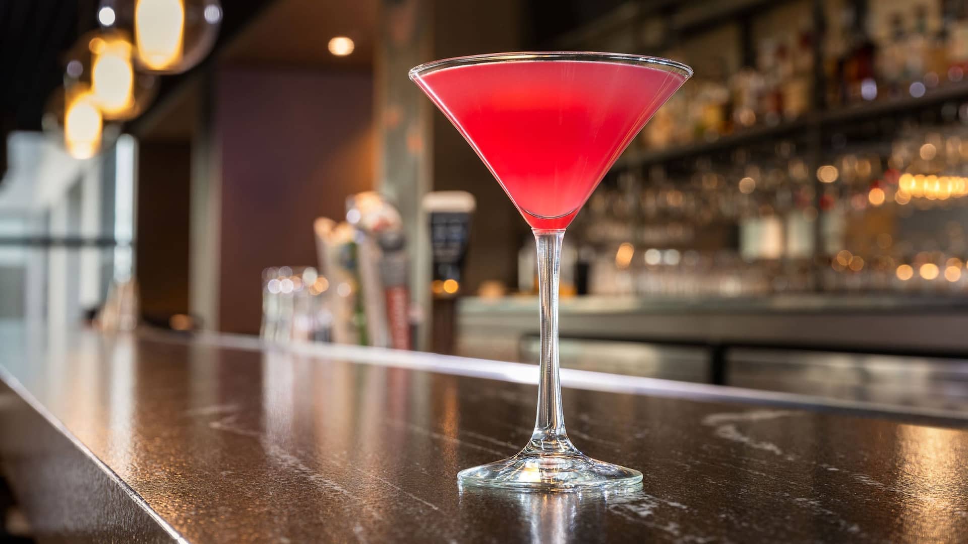 Hyatt Regency Schaumburg, Chicago Gallaghers Bar Cosmopolitan Cocktail