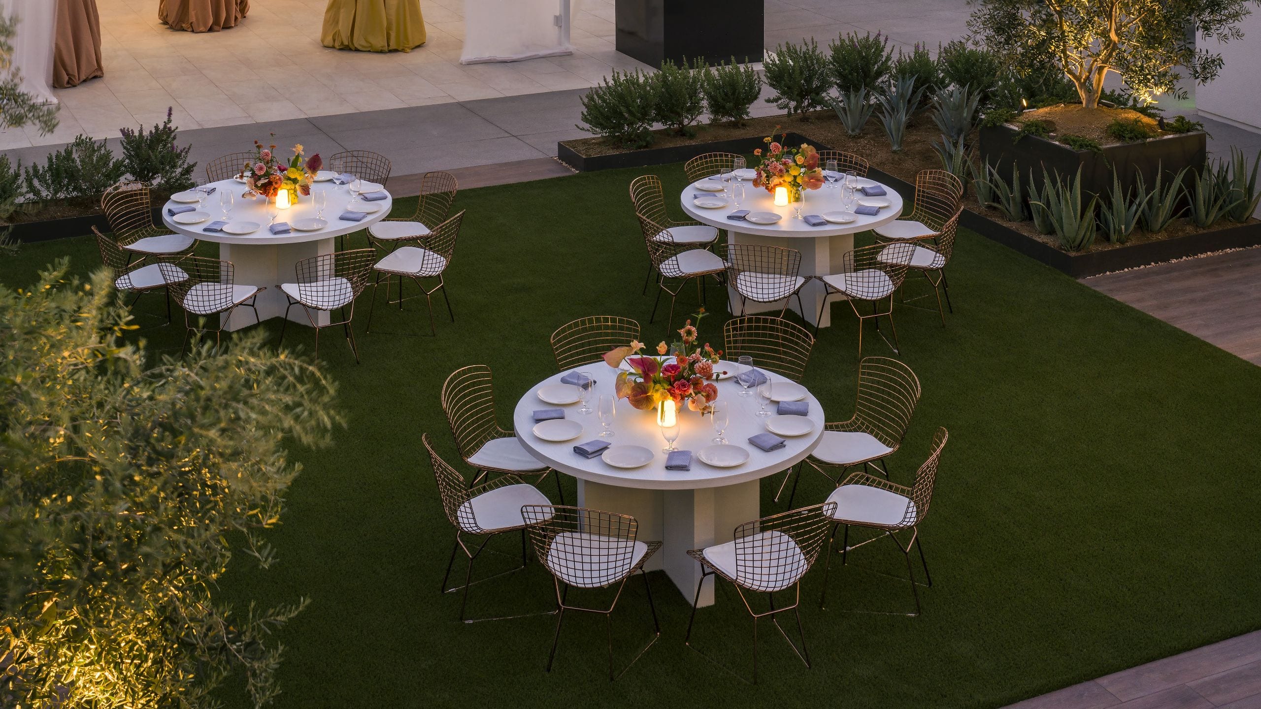 Thompson Hotels Lawn And Courtyard Social Event Set-Up