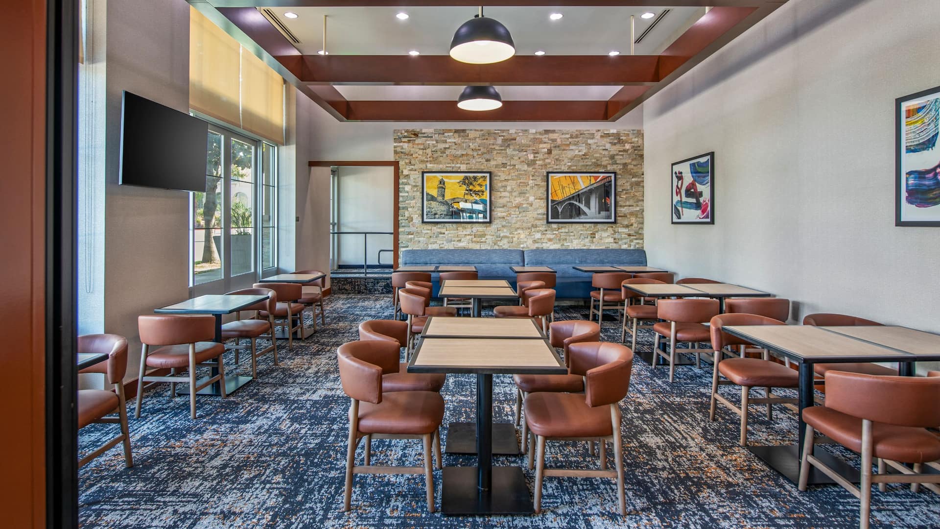 Hyatt Place Seating Area Breakfast
