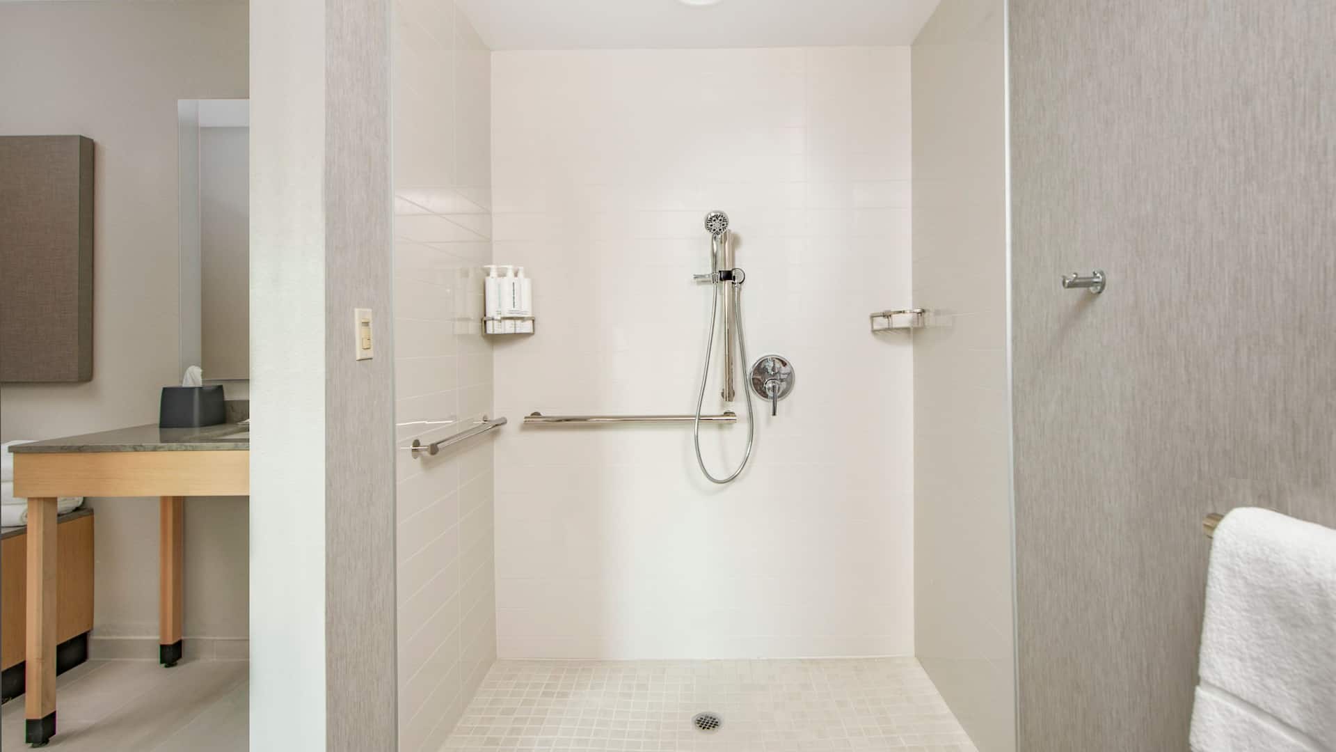 2/4 Hyatt Place Roll In Shower