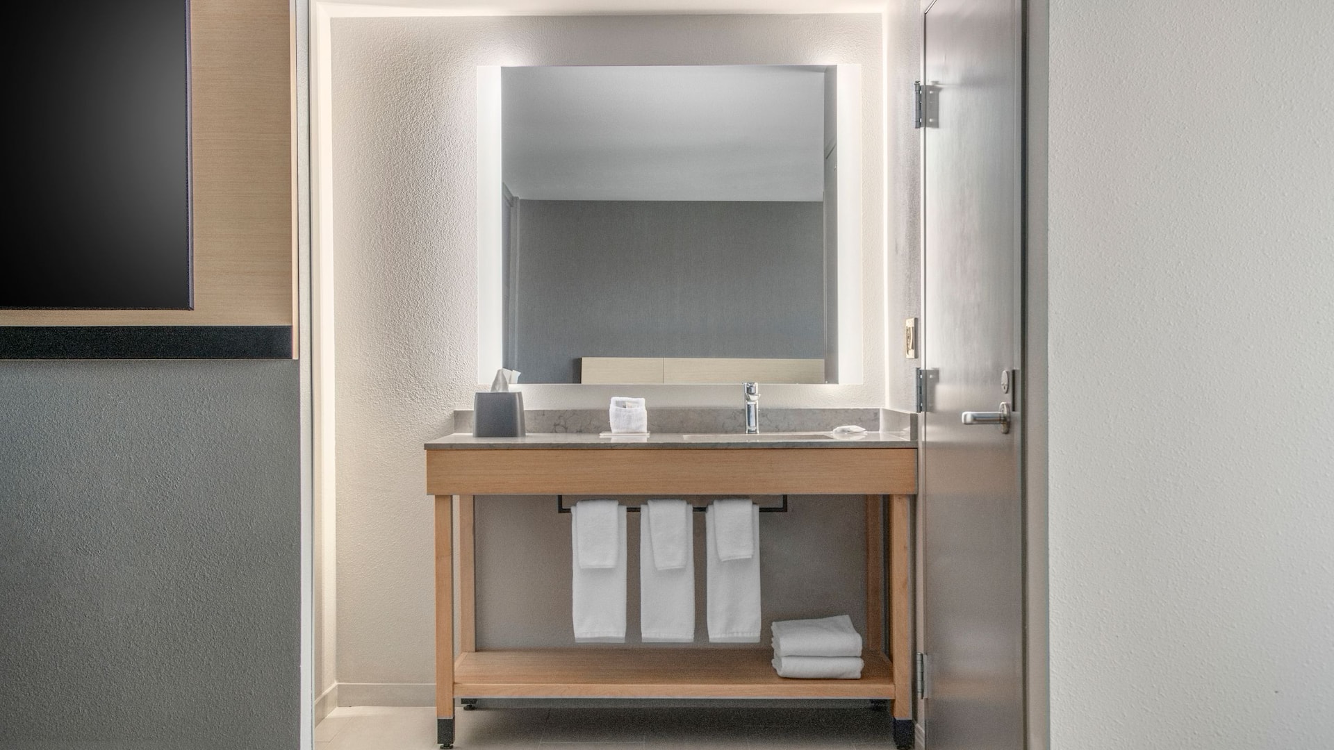 3/3 Hyatt Place Vanity One