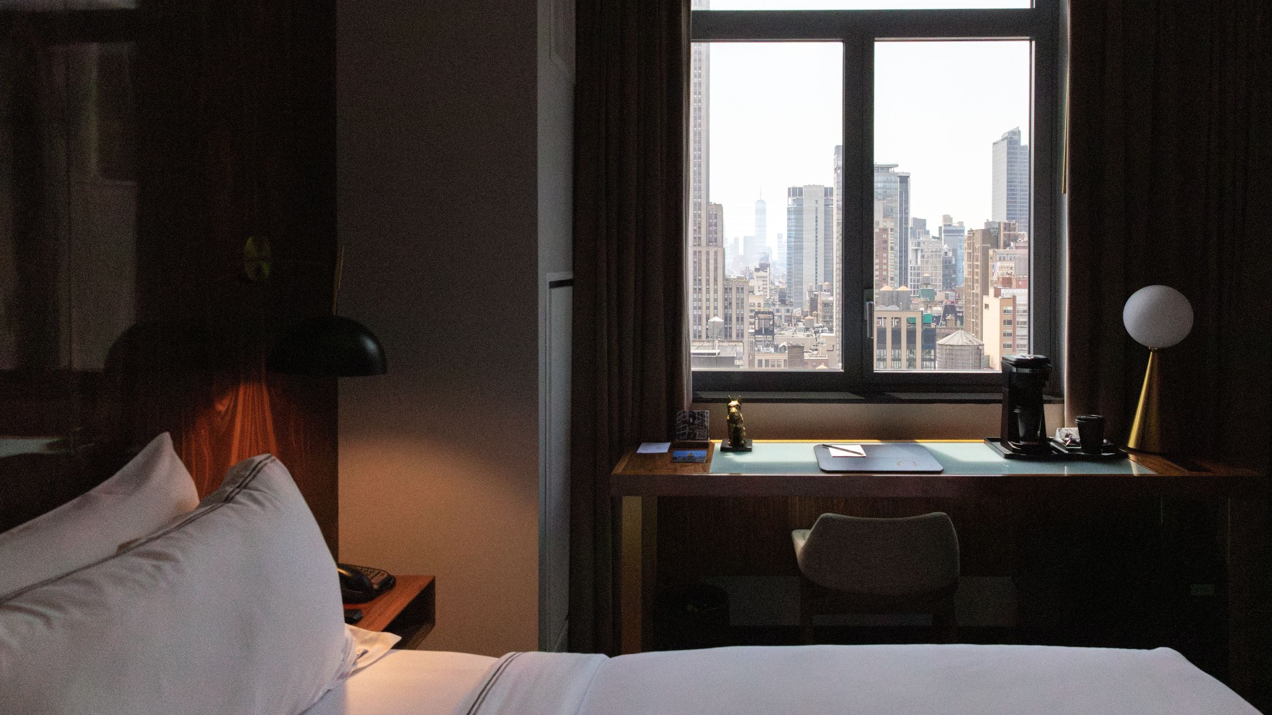 Grayson Hotel Evening City View King