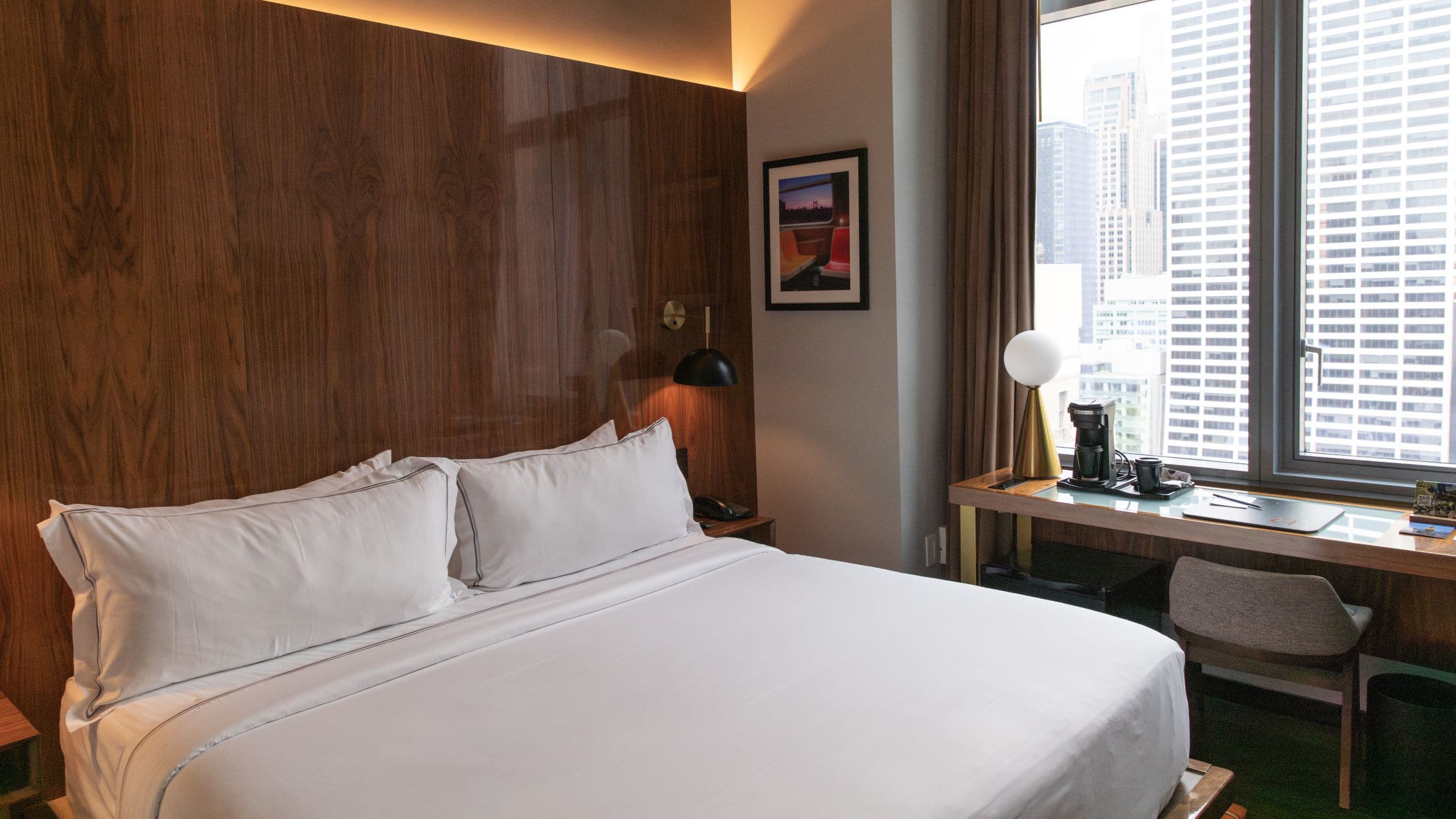 Grayson Hotel King Bed Window