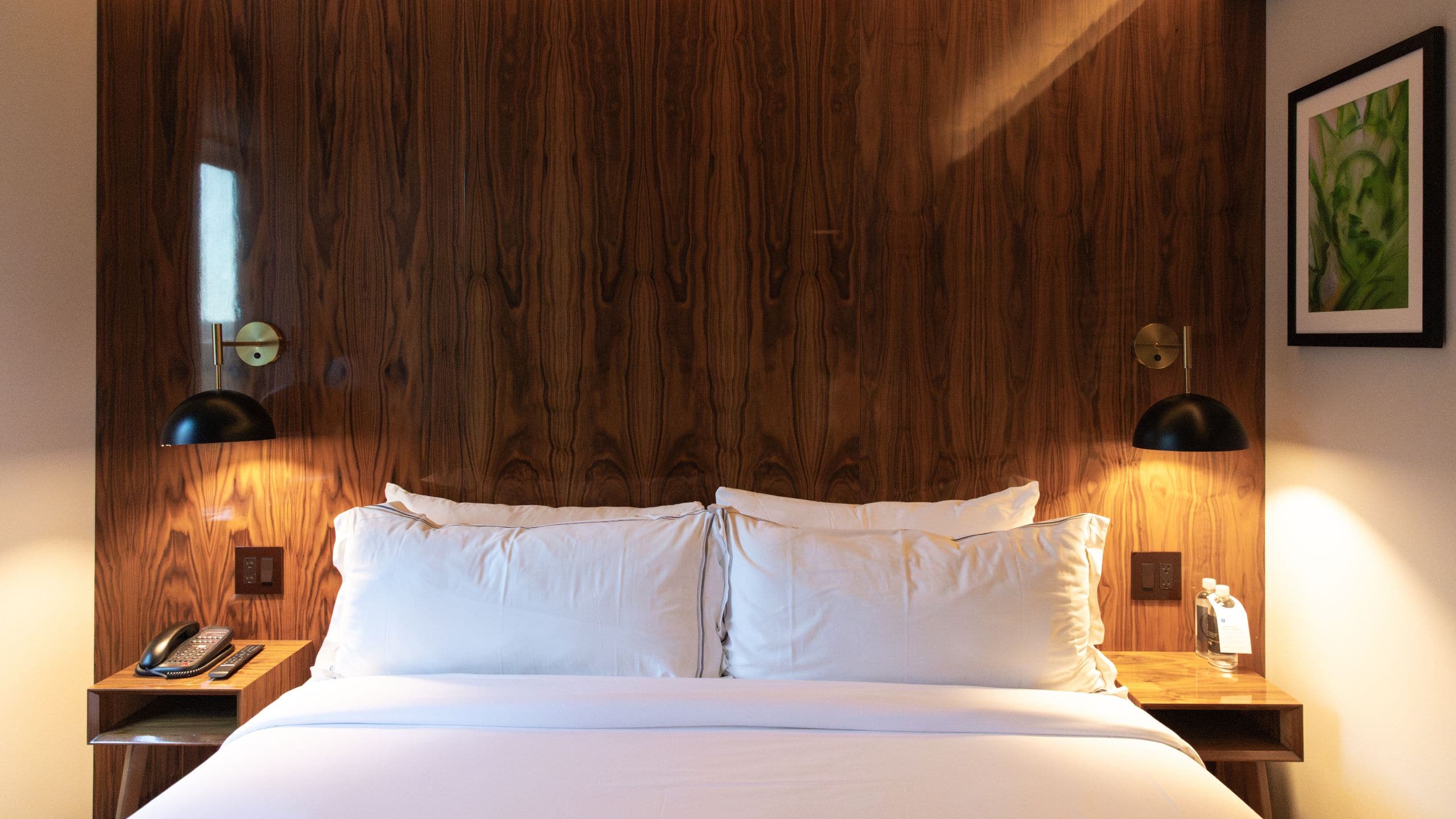 Grayson Hotel King Bed