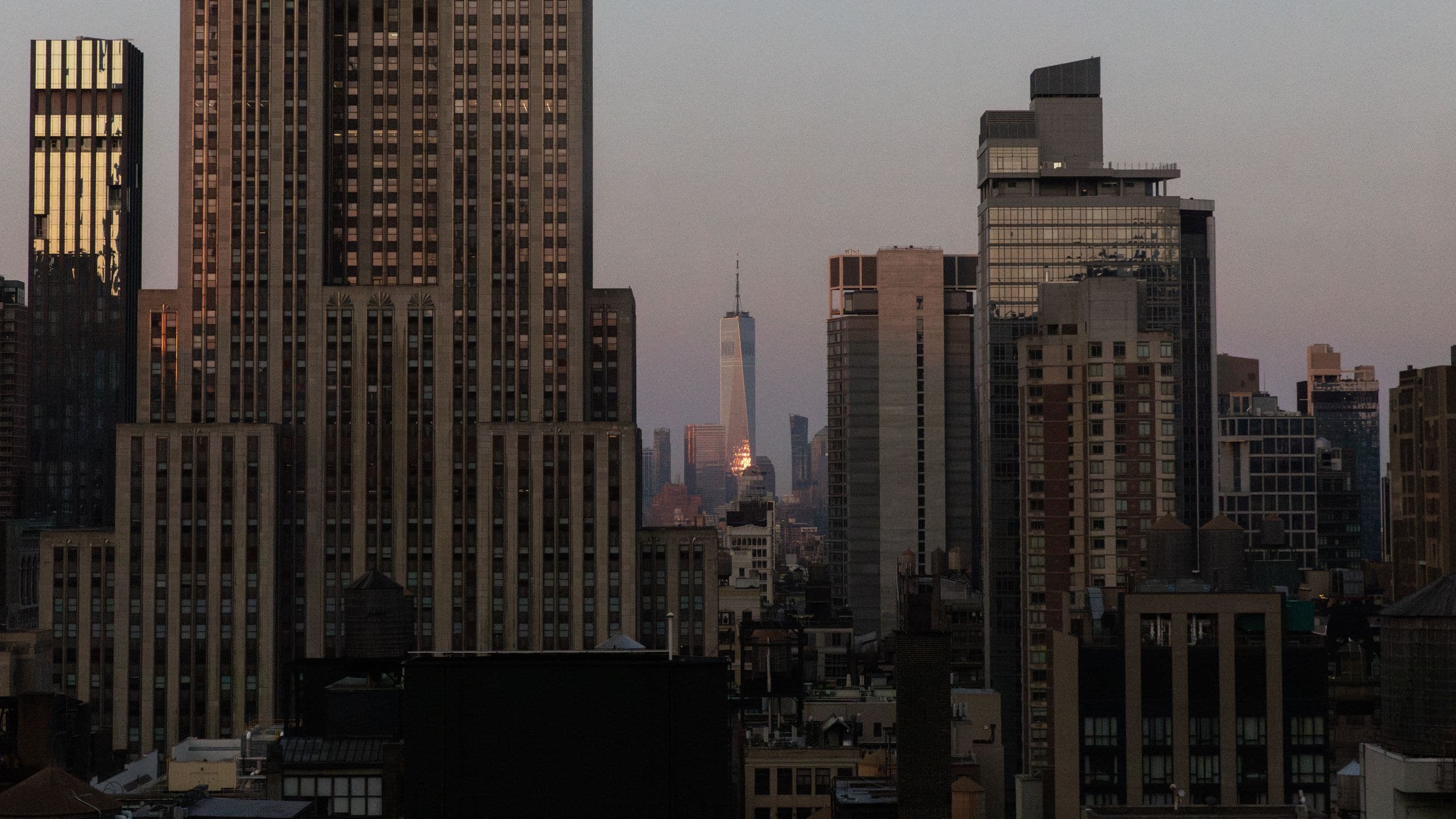 Grayson Hotel Nyc City Skyline Evening