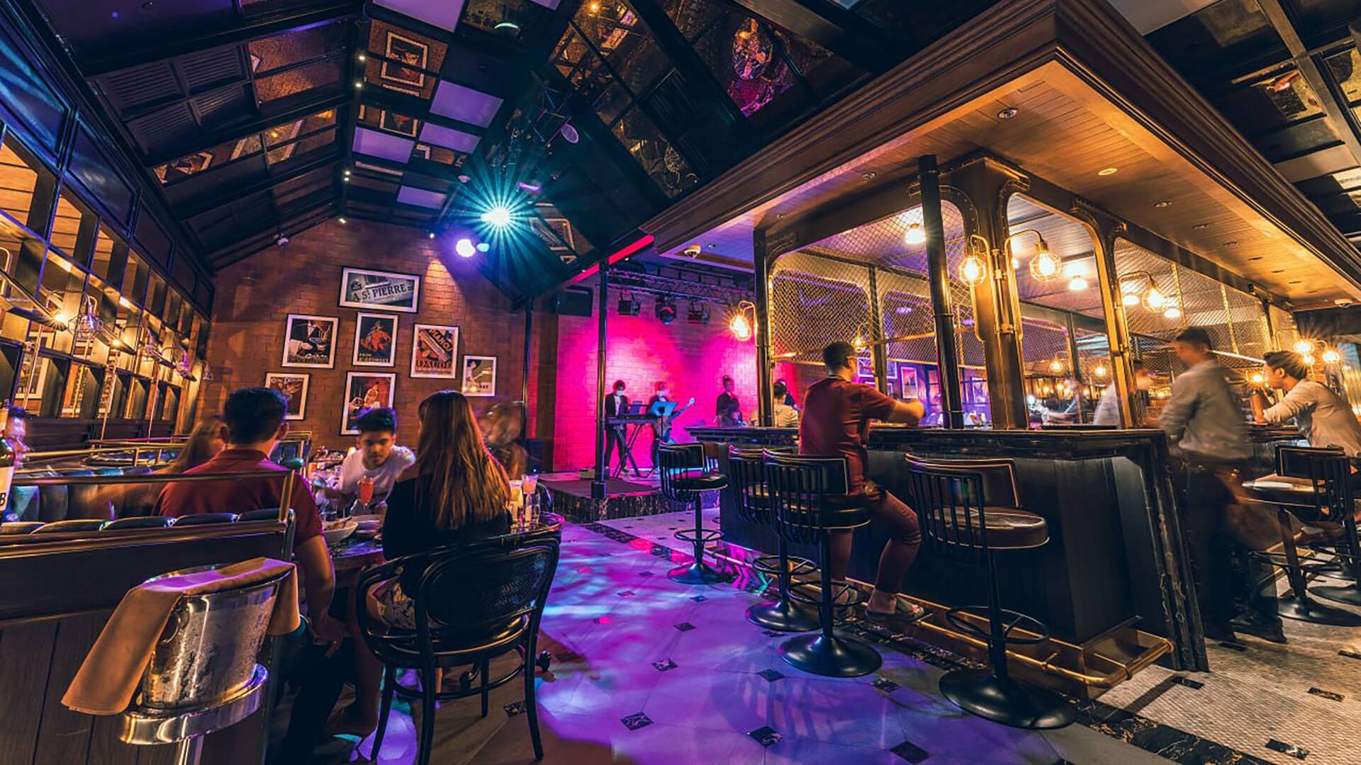 Hyatt Regency Phnom Penh Metropole Underground Island Bar