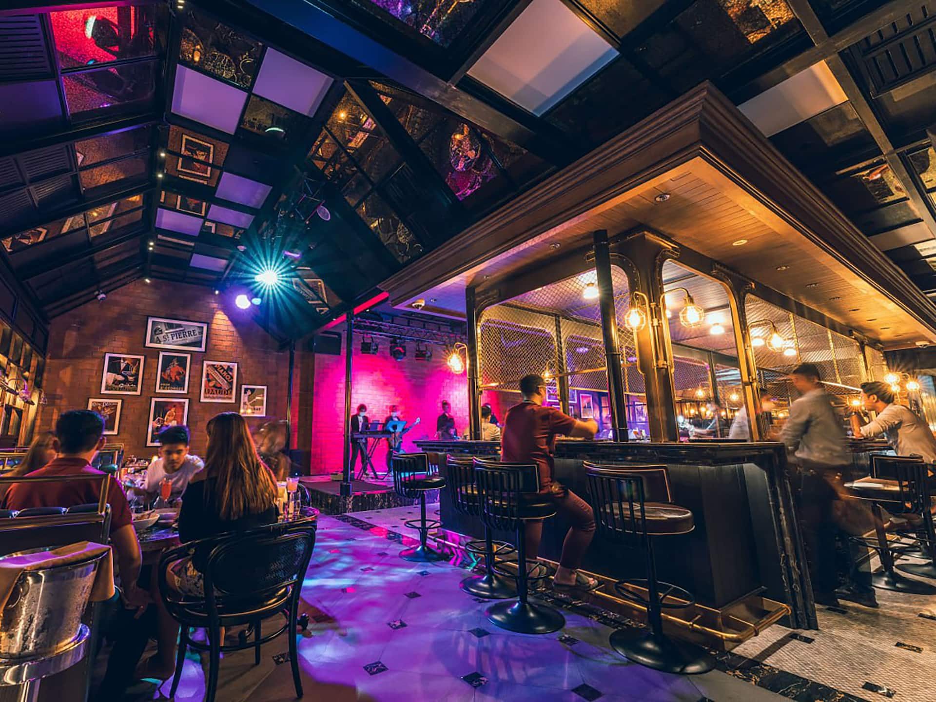 Hyatt Regency Phnom Penh Metropole Underground Island Bar