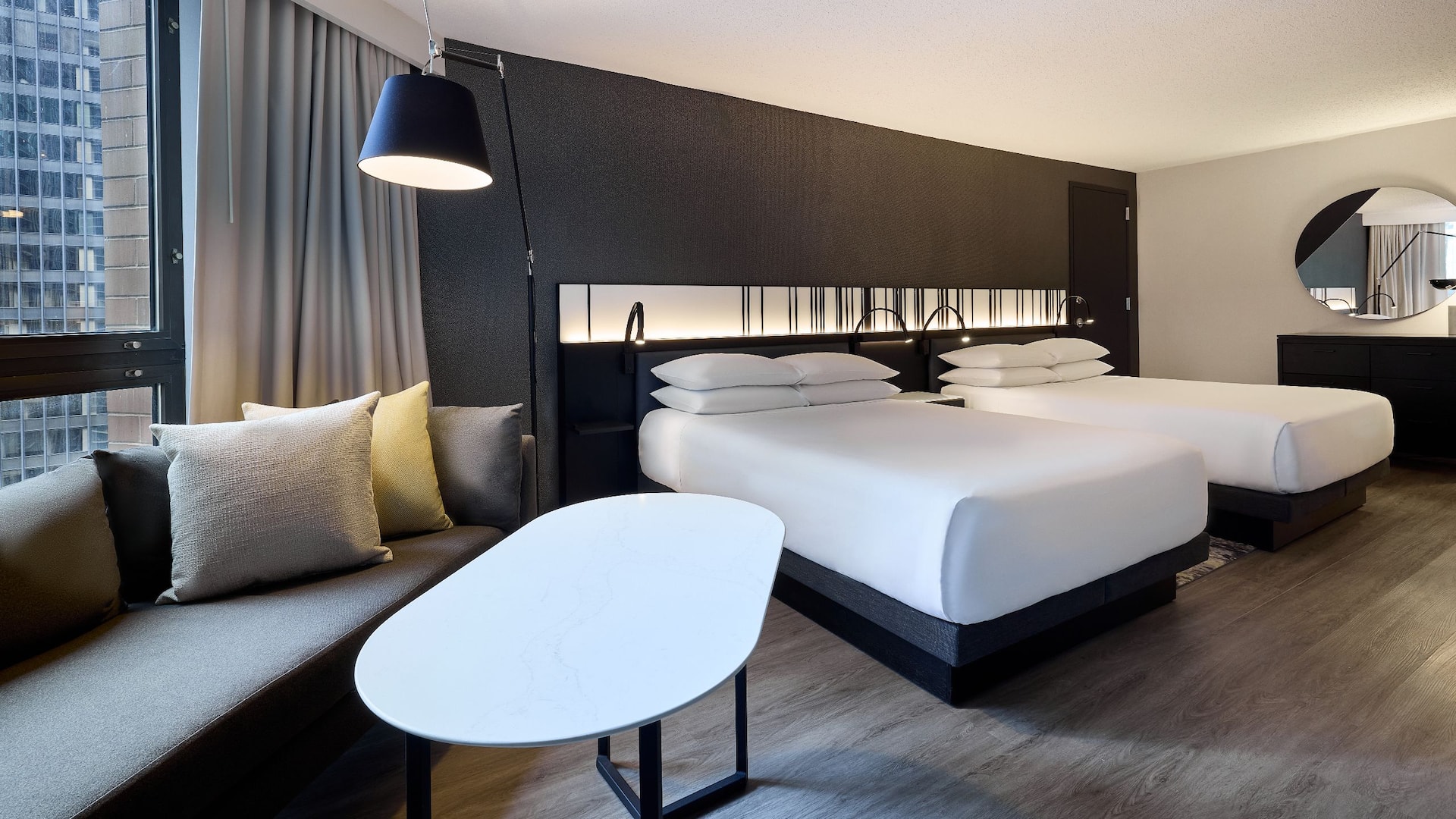第 2，共 4 Hyatt Regency Chicago Deluxe Double Seating Bed