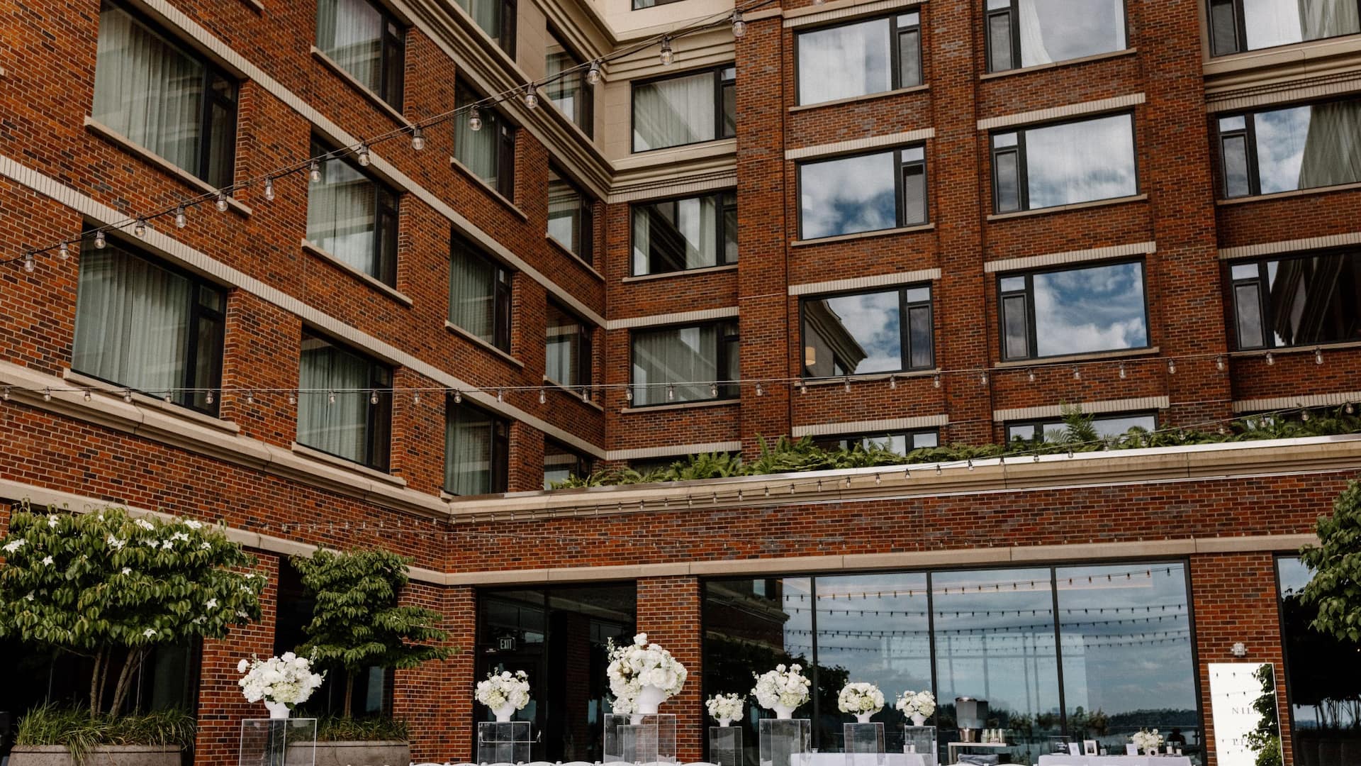 3 of 4 Hyatt Regency Lake Washington at Seattle's Southport Mercer Terrace Ceremony Building Facing