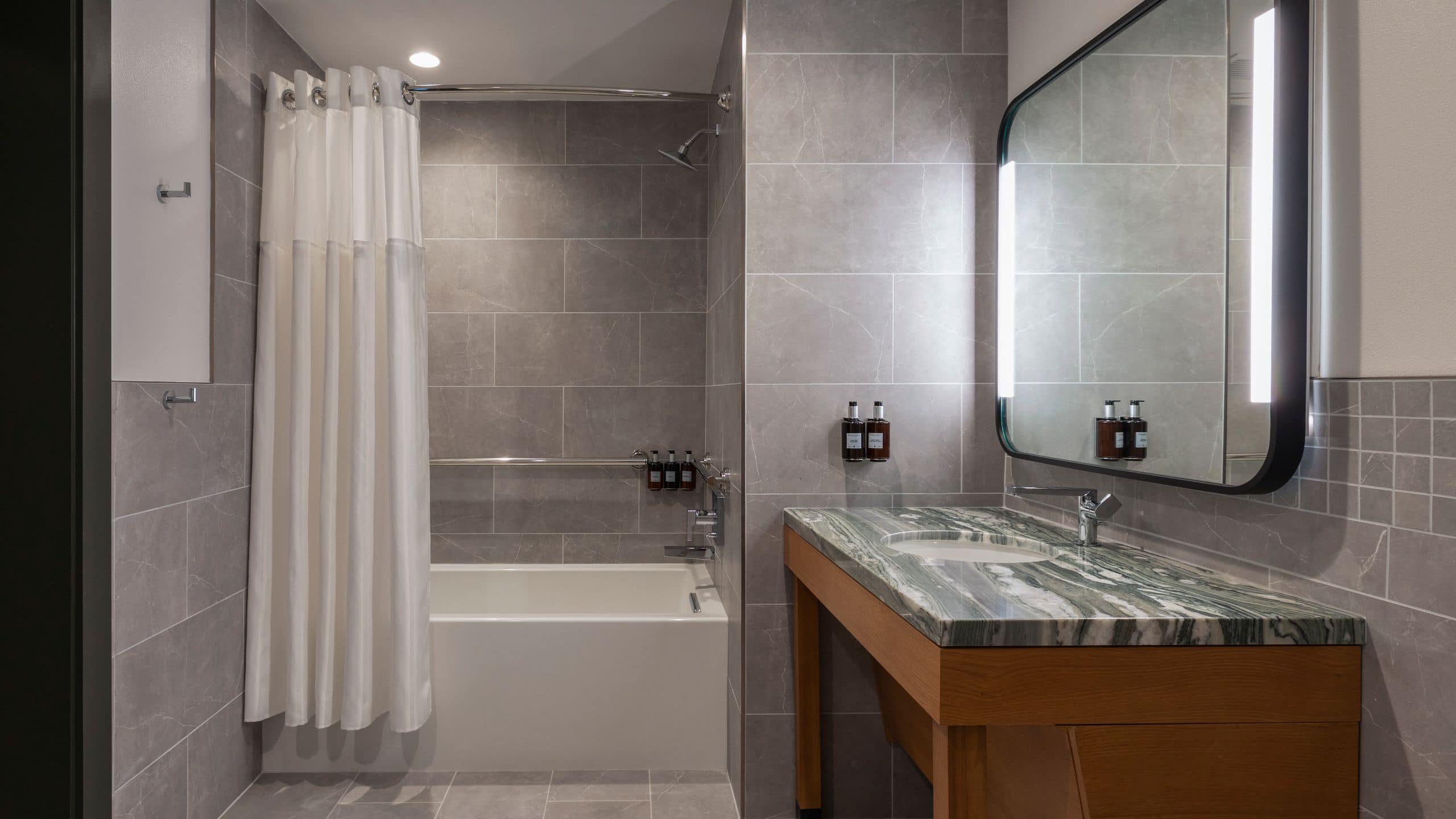 3 of 3 Kissel Uptown Oakland Rooms Ada Tub Standard