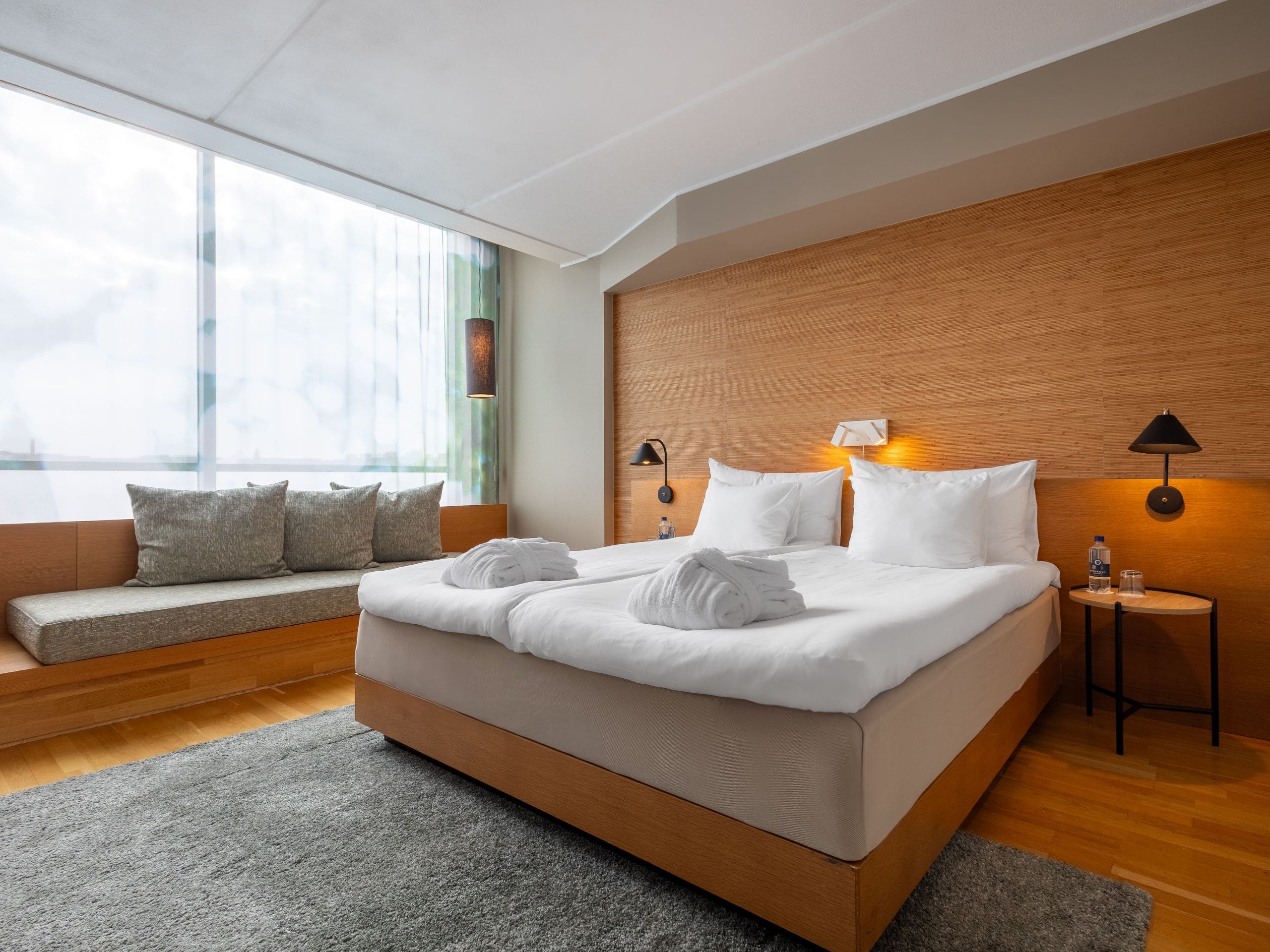 GOTZG-P0017-King-Bed-Executive