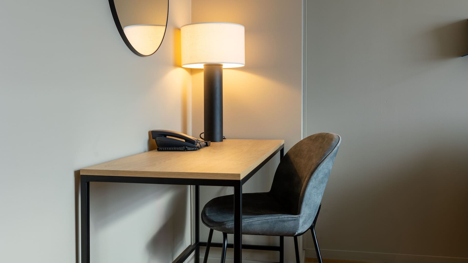 Hotel G Gothenburg King Bed Executive Suite With Sofabed Desk