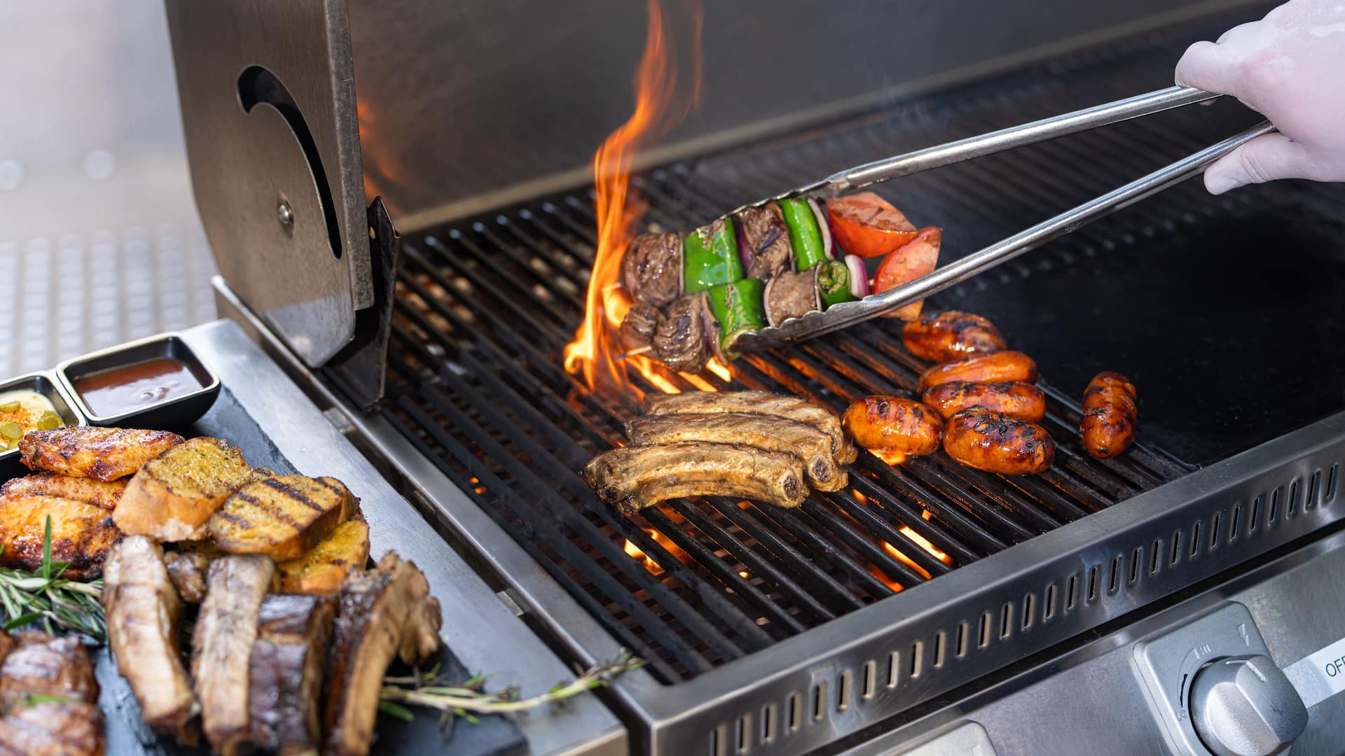 Hyatt Regency Hong Kong, Tsim Sha Tsui Ccb Bbq Platter On Terrace