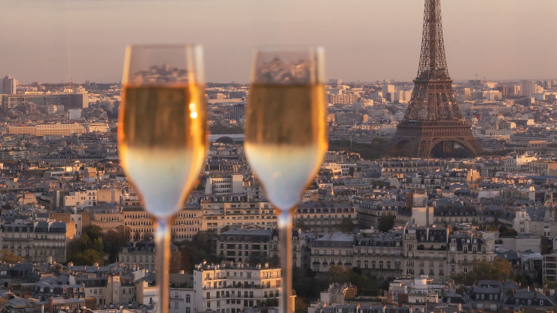 1 of 1 Hyatt Regency Paris Étoile Windo Skybar Champagne View Focus