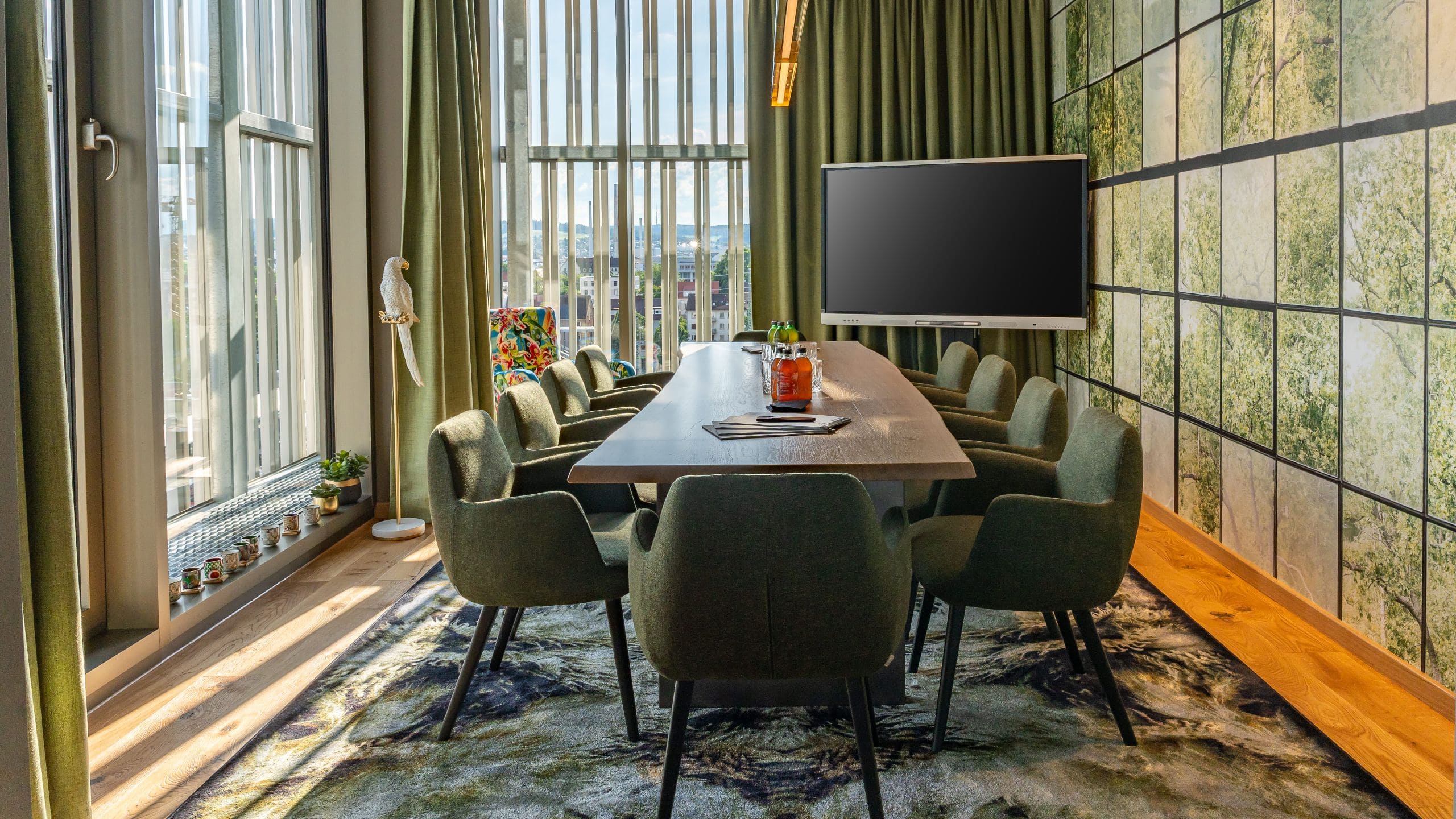 me and all hotel ulm Boardroom Table and Screen