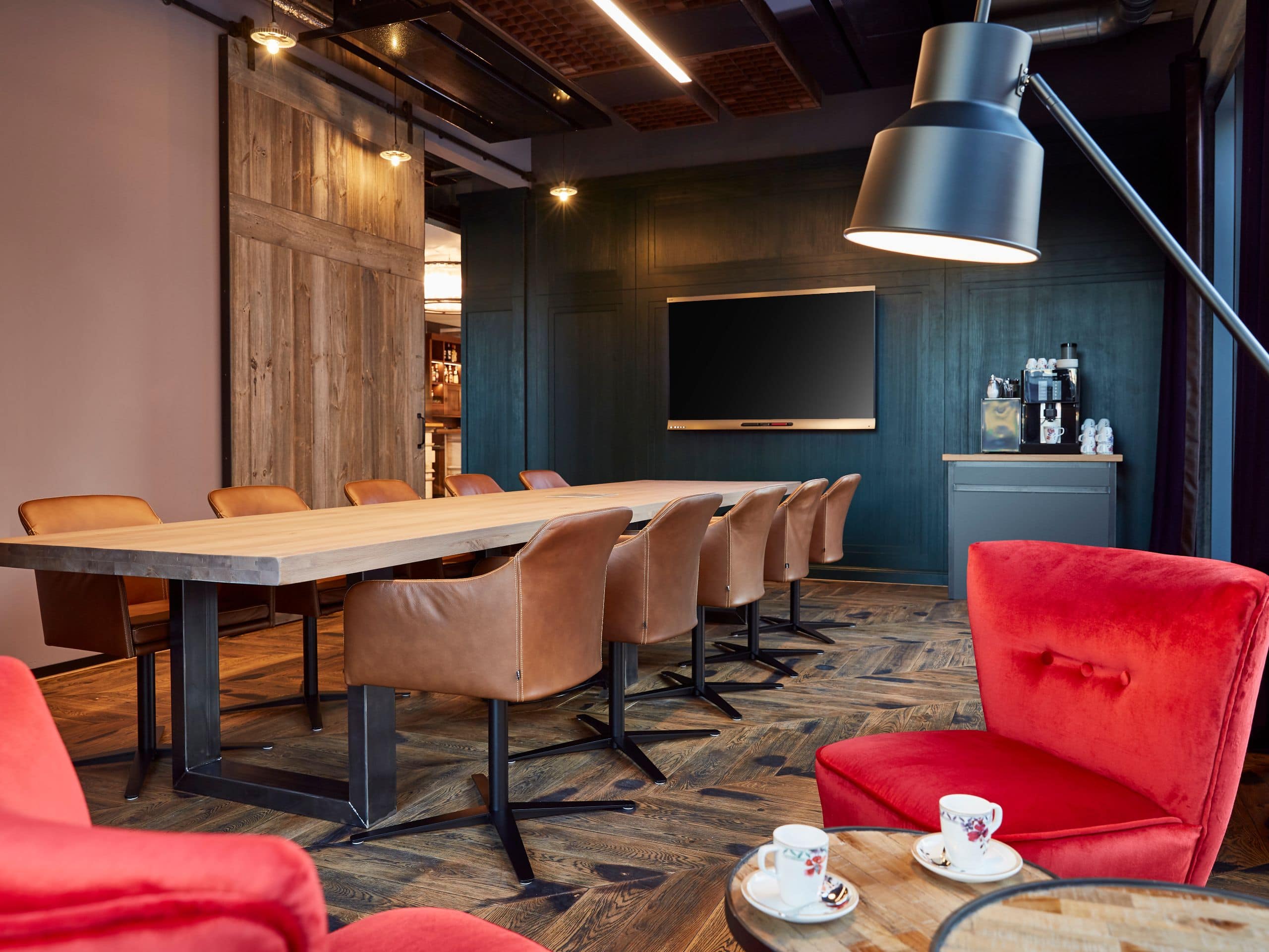 me and all hotel mainz Boardroom Table and Screen