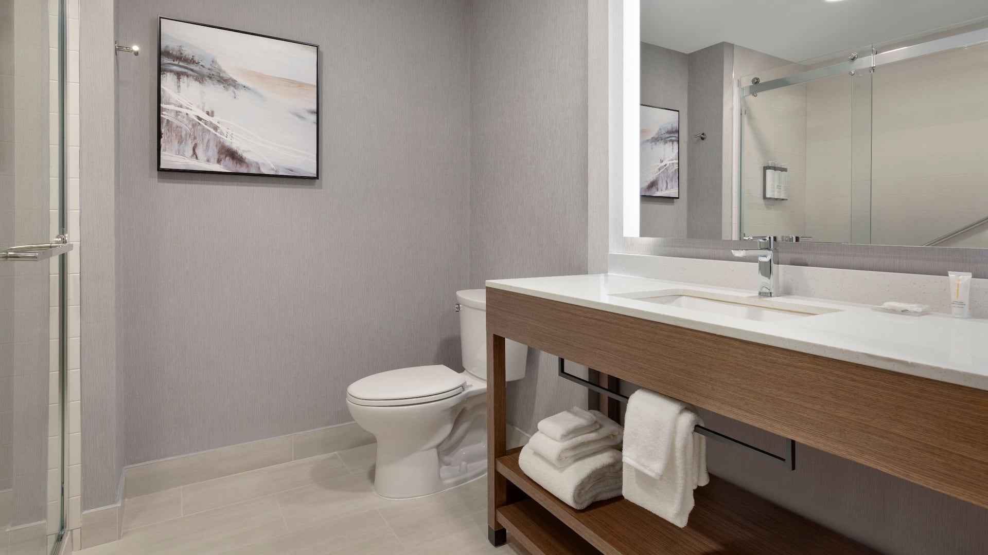 Hyatt Place Windsor Bathroom