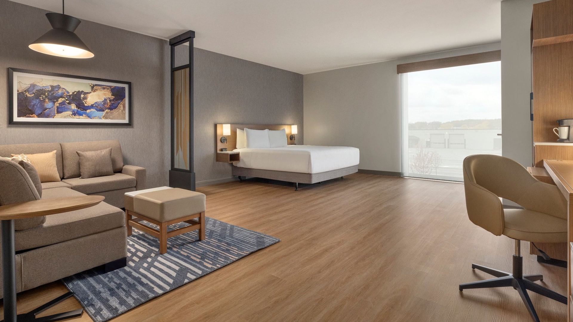 Hyatt Place Windsor King Guest Room Layout
