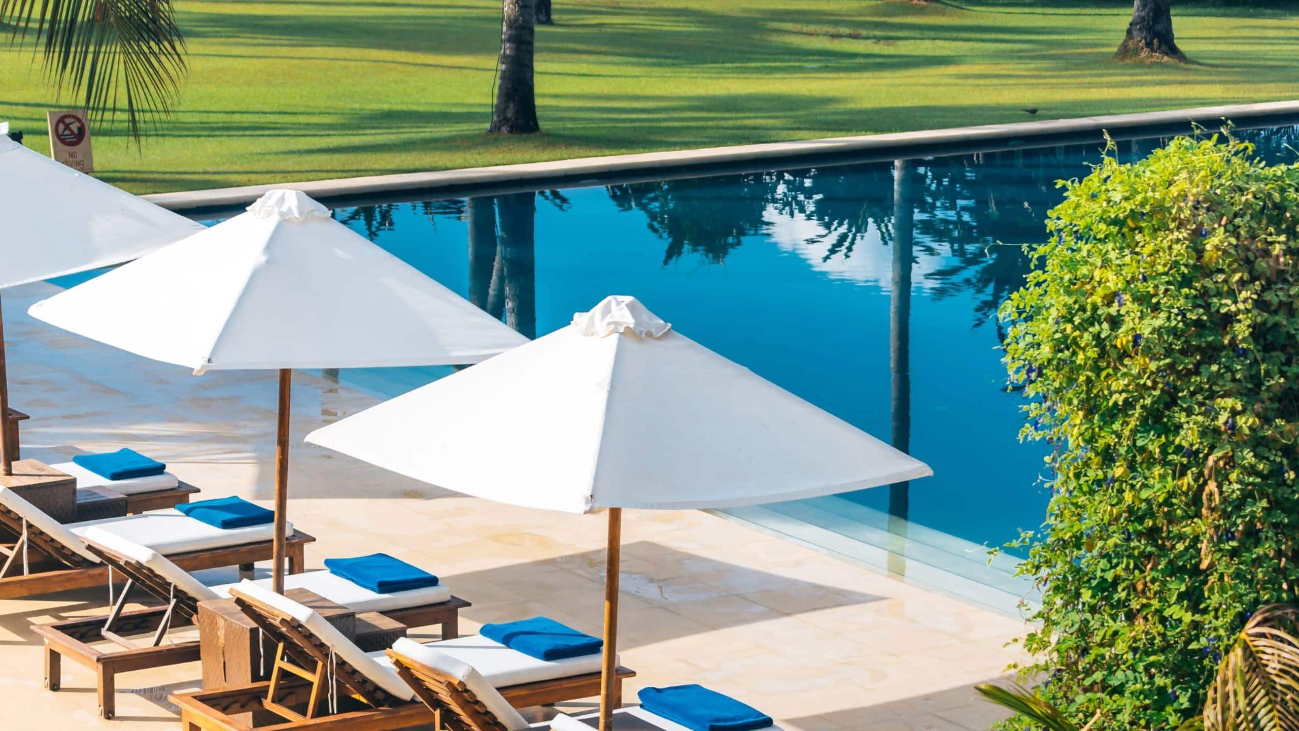 Alila Manggis Main Pool Sundecks Umbrella