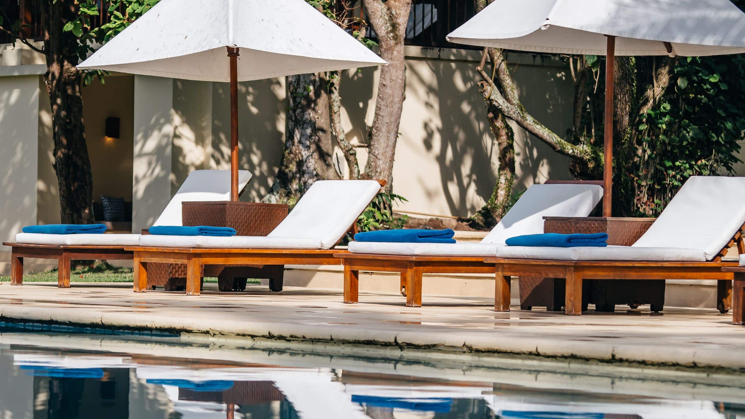 Alila Manggis Umbrella Sunbed Pool