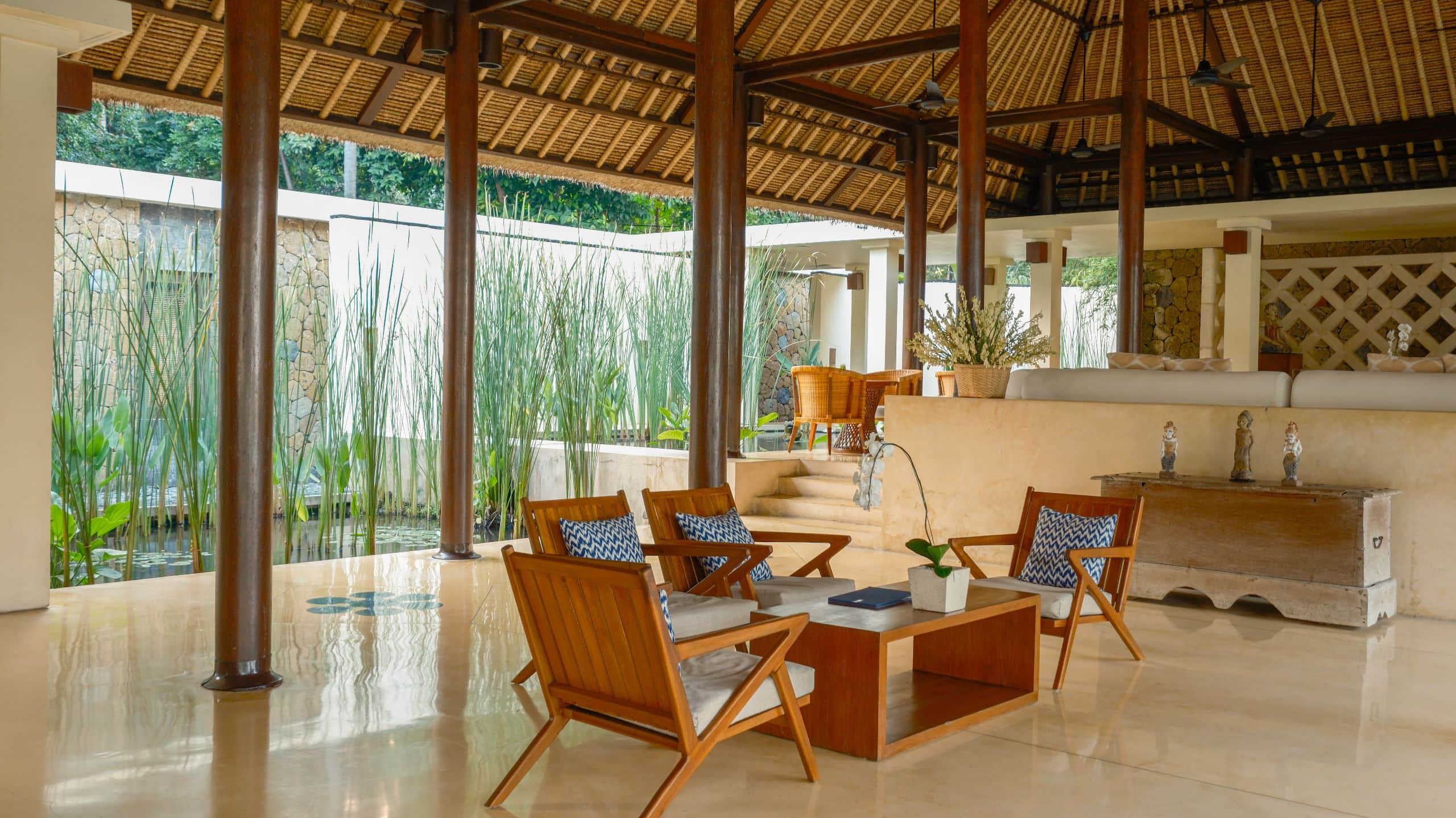 Alila Manggis Waiting Table Lobby