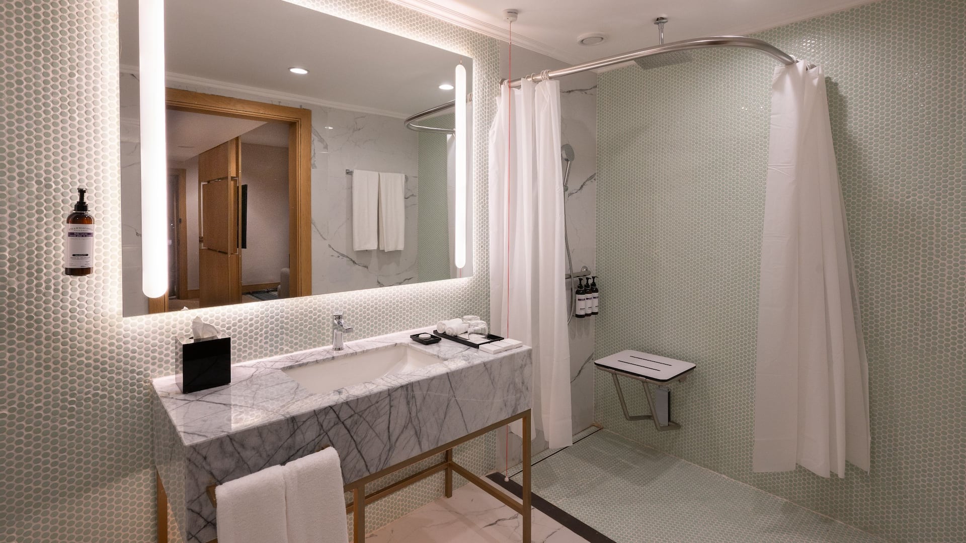 4/6 Hyatt Regency Nairobi Westlands Accessible Room Vanity