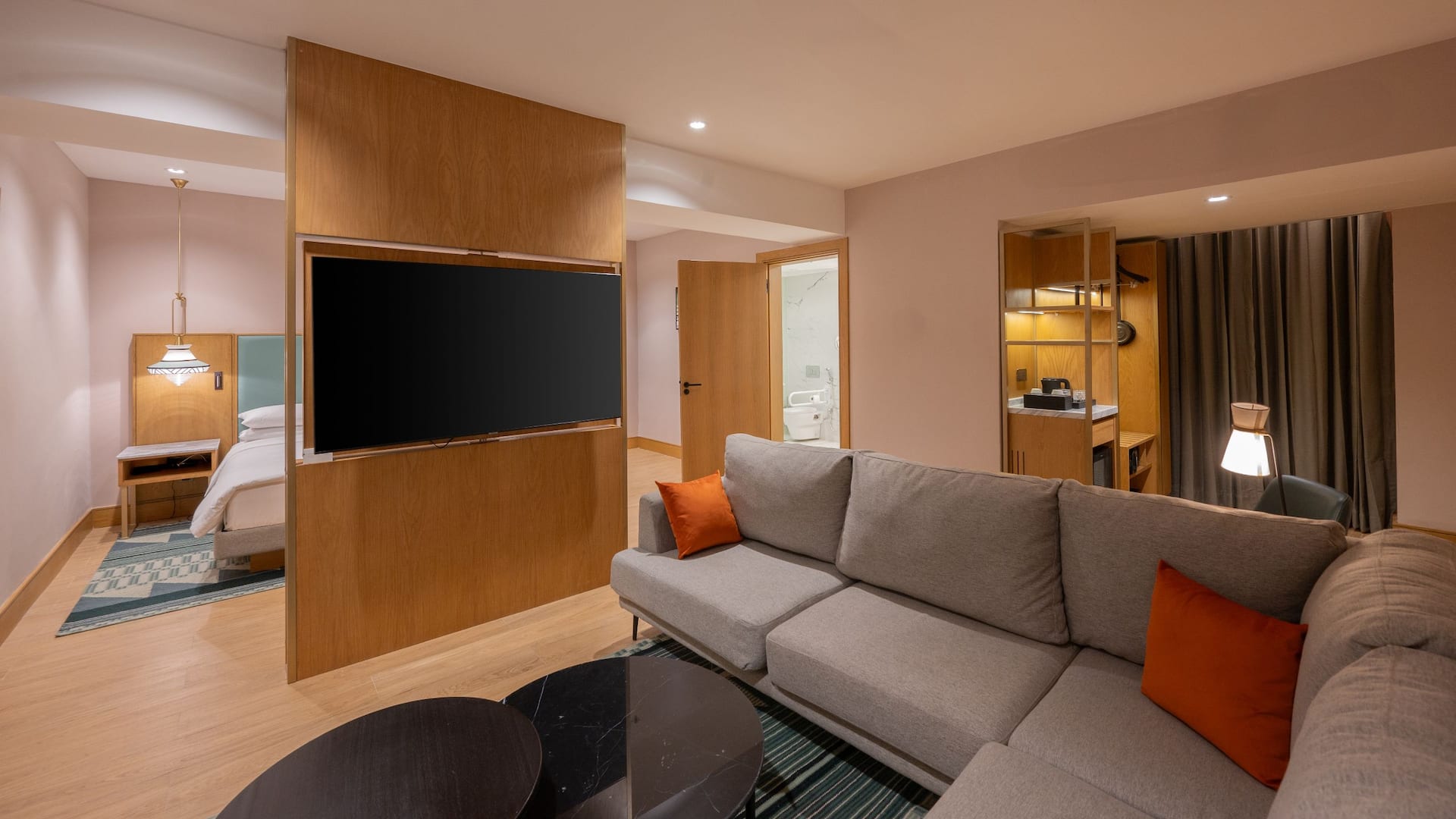 2/6 Hyatt Regency Nairobi Westlands Accessible Room Living Room