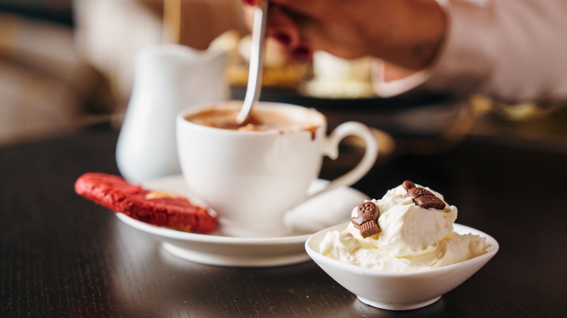 Grand Hyatt Deer Valley Living Room Holiday Hot Chocolate