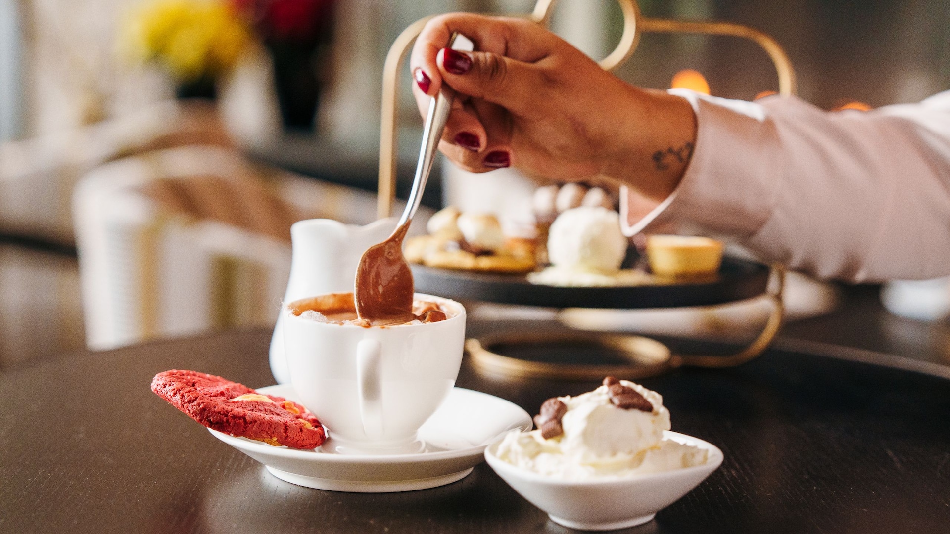 2 of 2 Grand Hyatt Deer Valley Living Room Holiday Hot Chocolate Stir