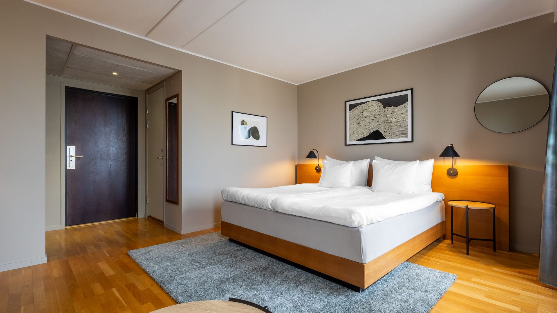 Hotel G Gothenburg King Bed With Sofabed Entrance