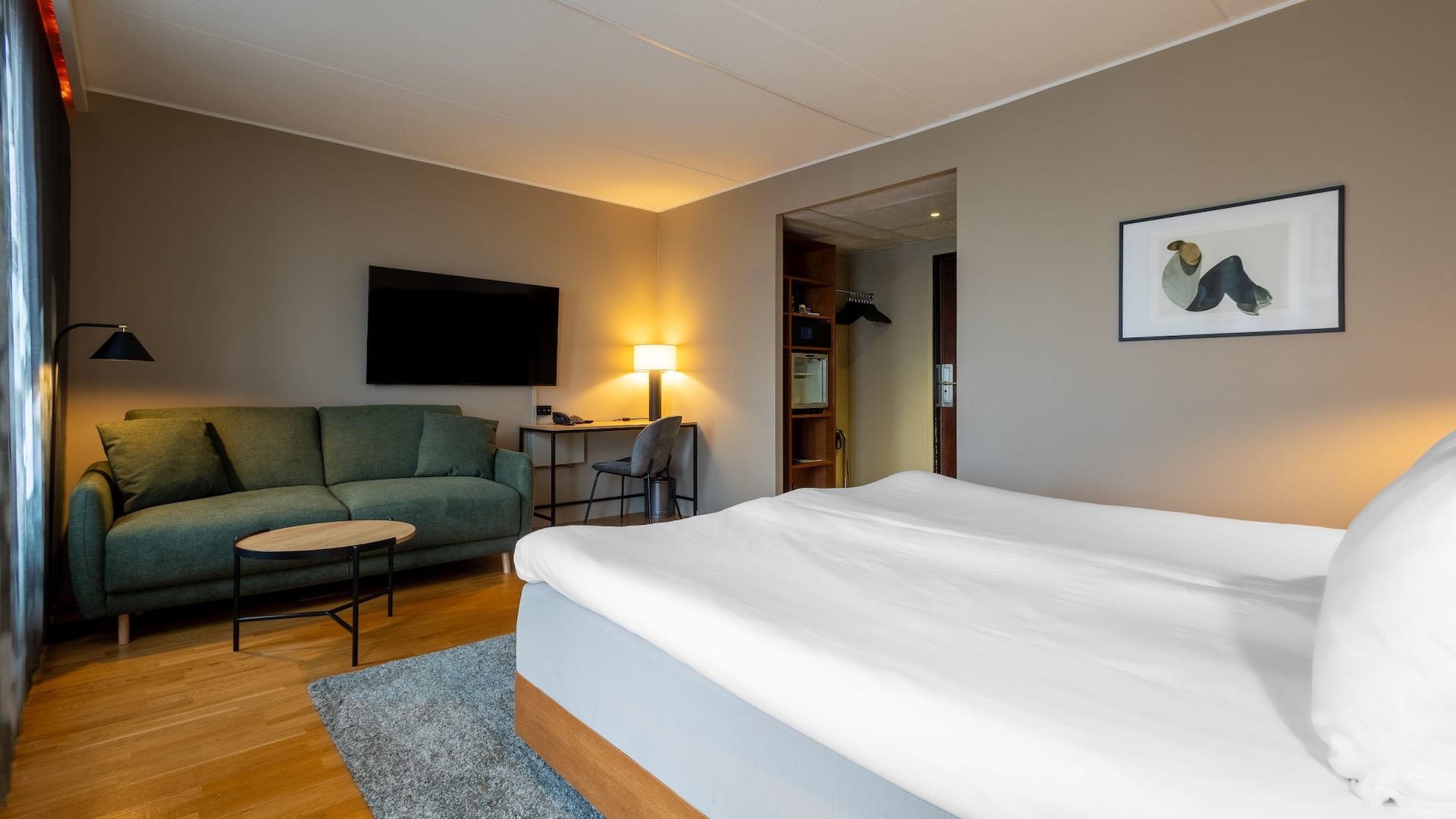 Hotel G Gothenburg King Bed With Sofabed With Tv