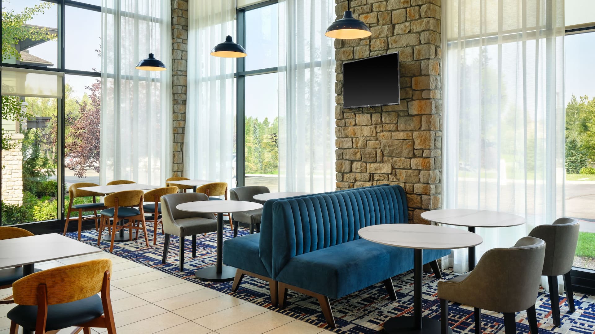 Hyatt Place Park City Breakfast Seating