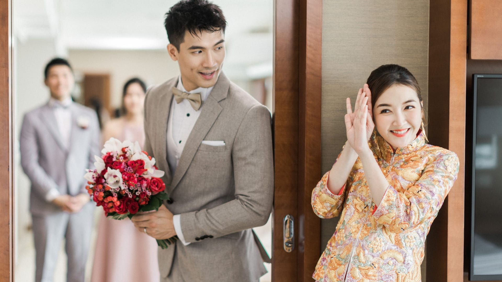 Hyatt Regency Hong Kong, Tsim Sha Tsui Wedding Suite Bedroom Couple