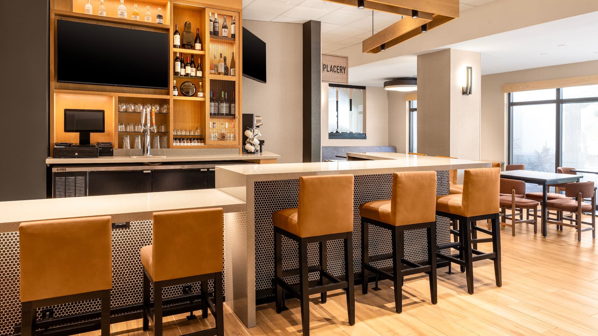 Hyatt Place Orlando Airport Placery Bar
