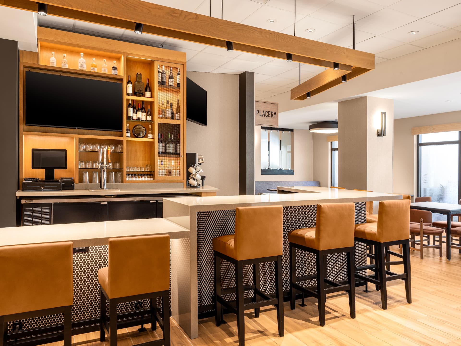 Hyatt Place Orlando Airport Placery Bar
