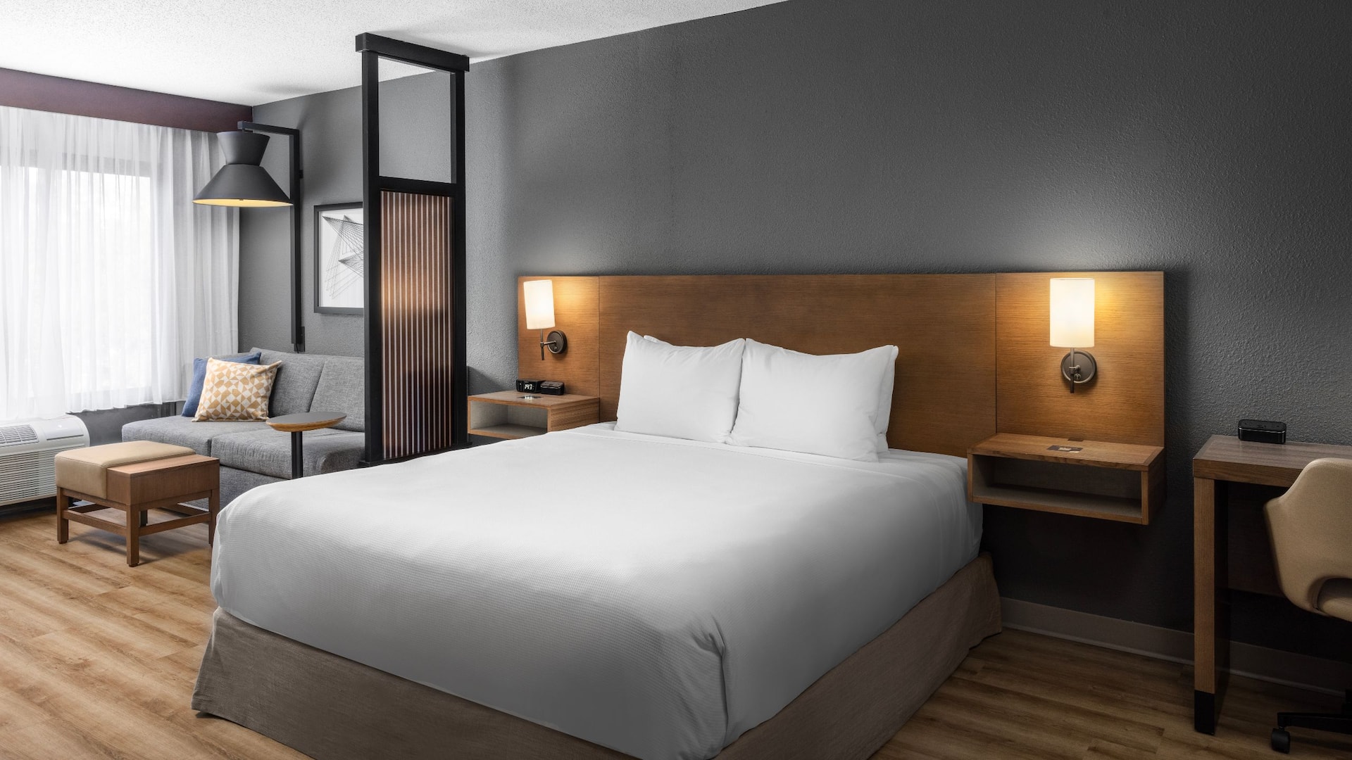 Hyatt Place Orlando Airport Accessible King Room