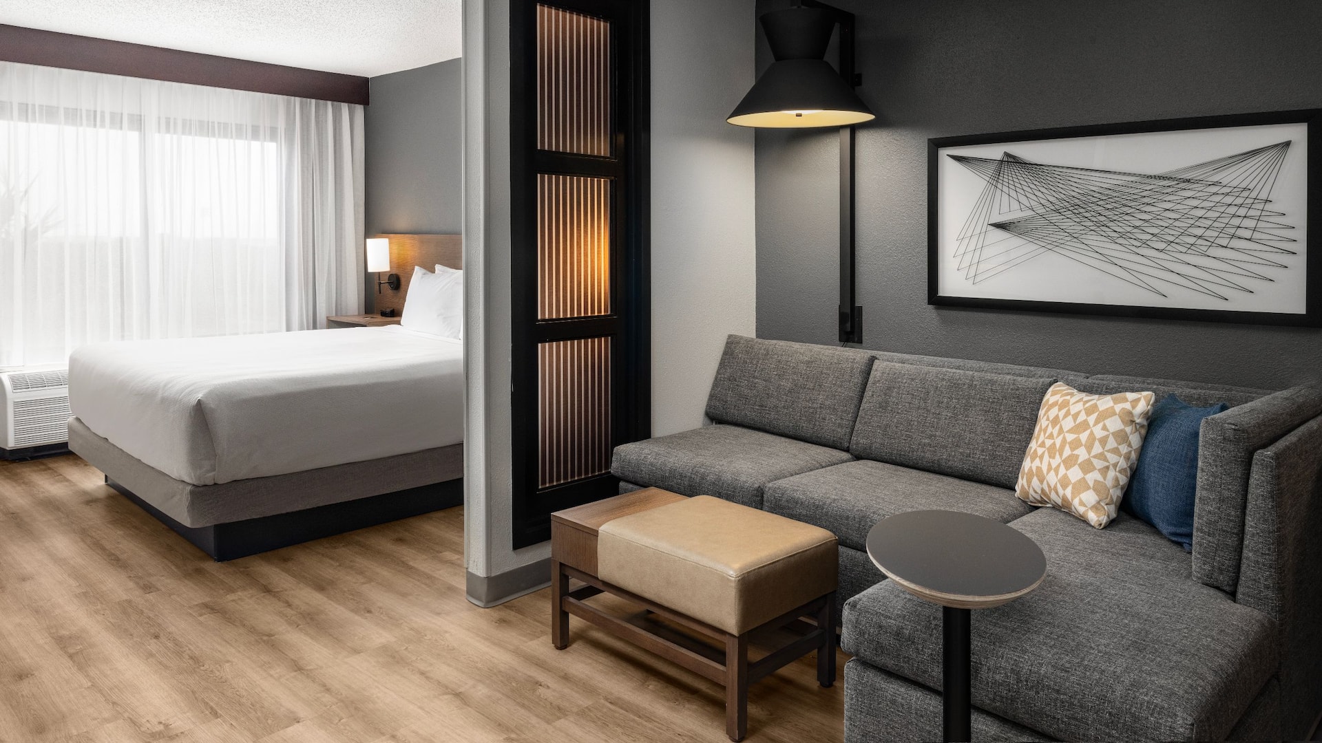 Hyatt Place Orlando Airport King Guestroom