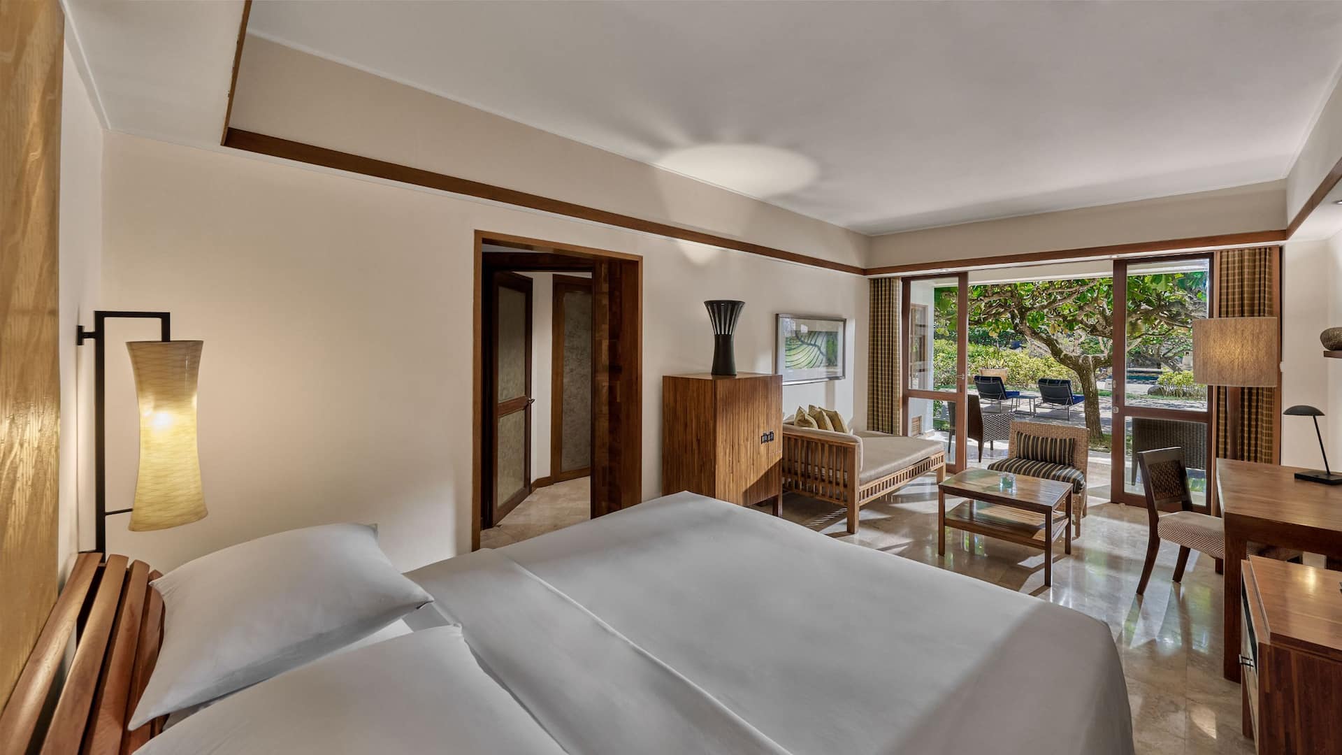 2 de 6 Grand Hyatt Bali Club Deluxe King Without Step Bedroom