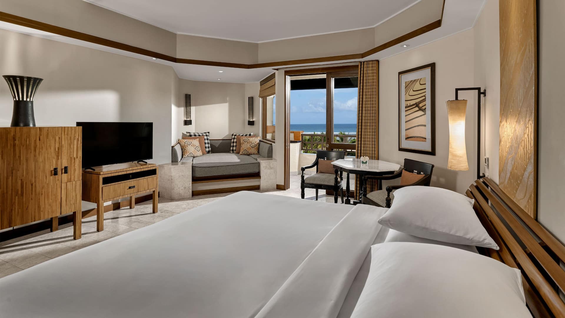 1 de 6 Grand Hyatt Bali Ocean View King Bedroom Layout View