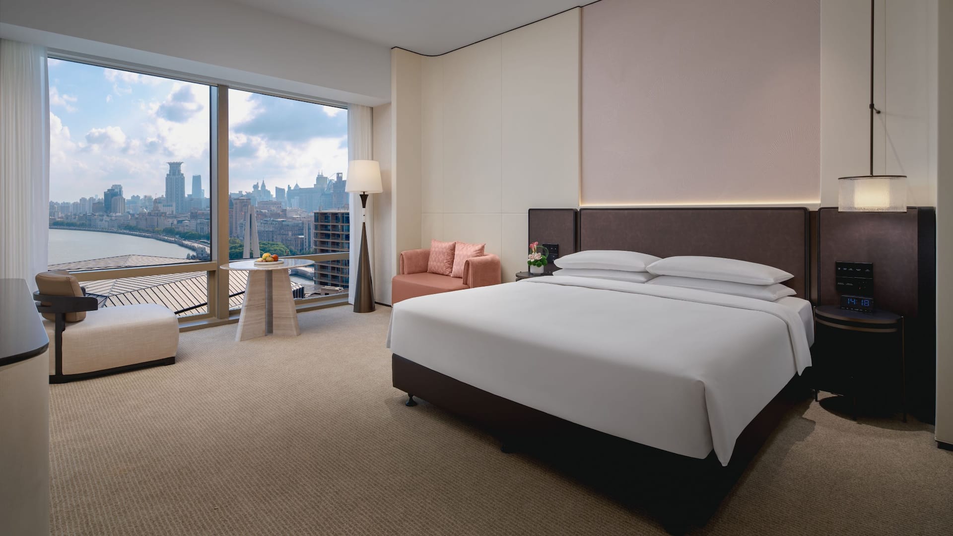 1/2 Hyatt on the Bund, Shanghai Bund View King