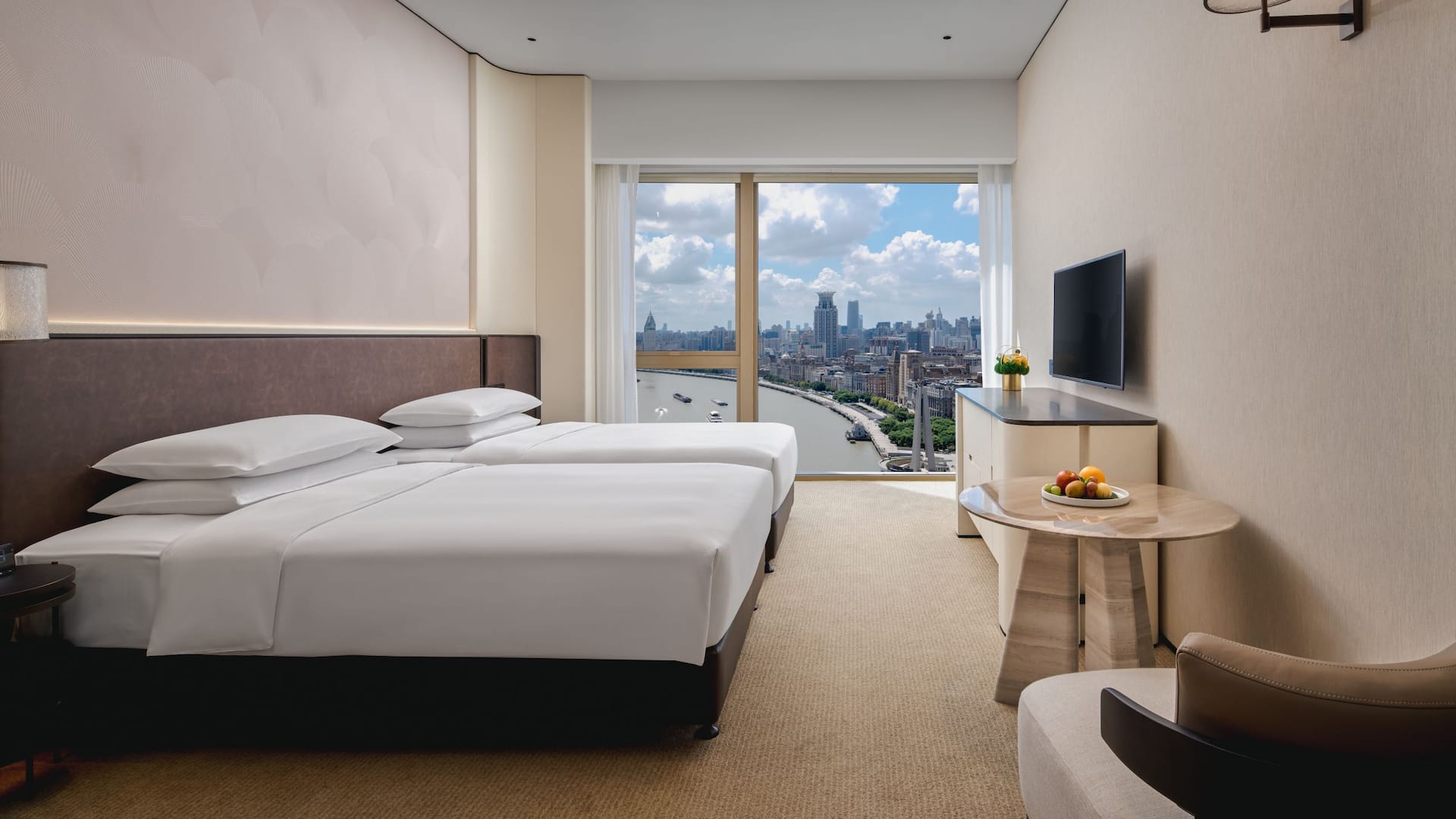 2/3 Hyatt on the Bund, Shanghai Bund View Twin