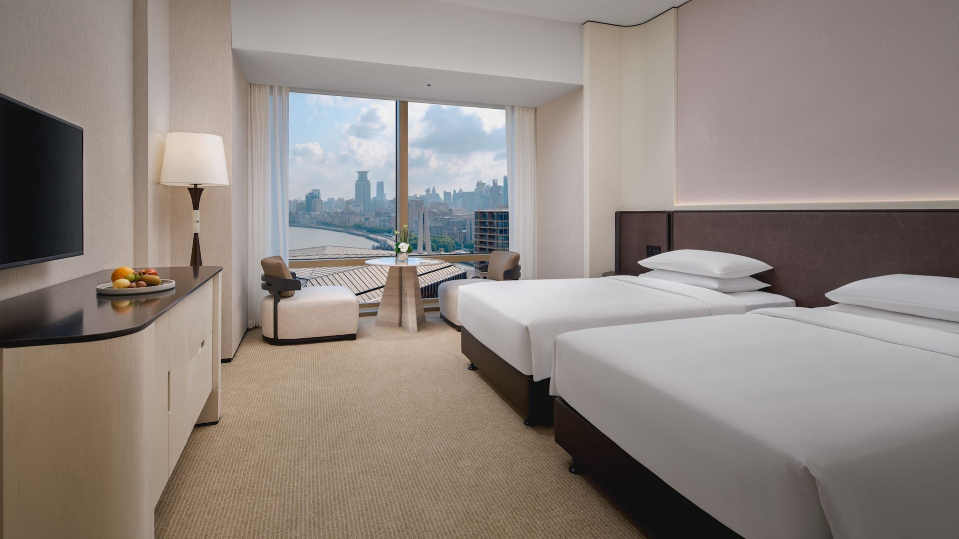 1/3 Hyatt on the Bund, Shanghai Bund View Twin Layout View