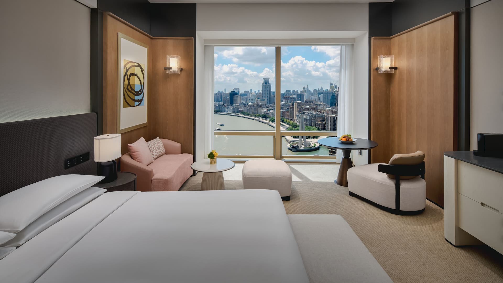 第 2，共 3 Hyatt on the Bund, Shanghai Club Deluxe River View King Layout