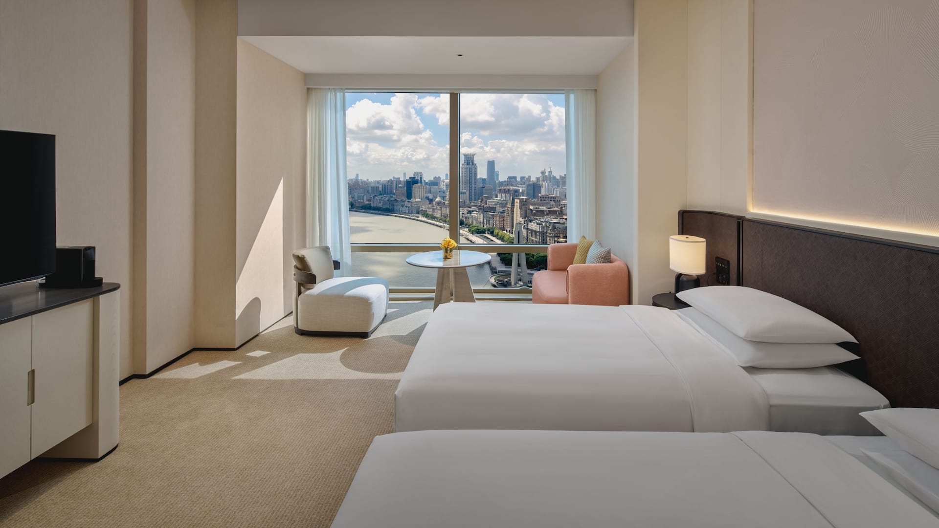 1/1 Hyatt on the Bund, Shanghai Club River View Twin Layout