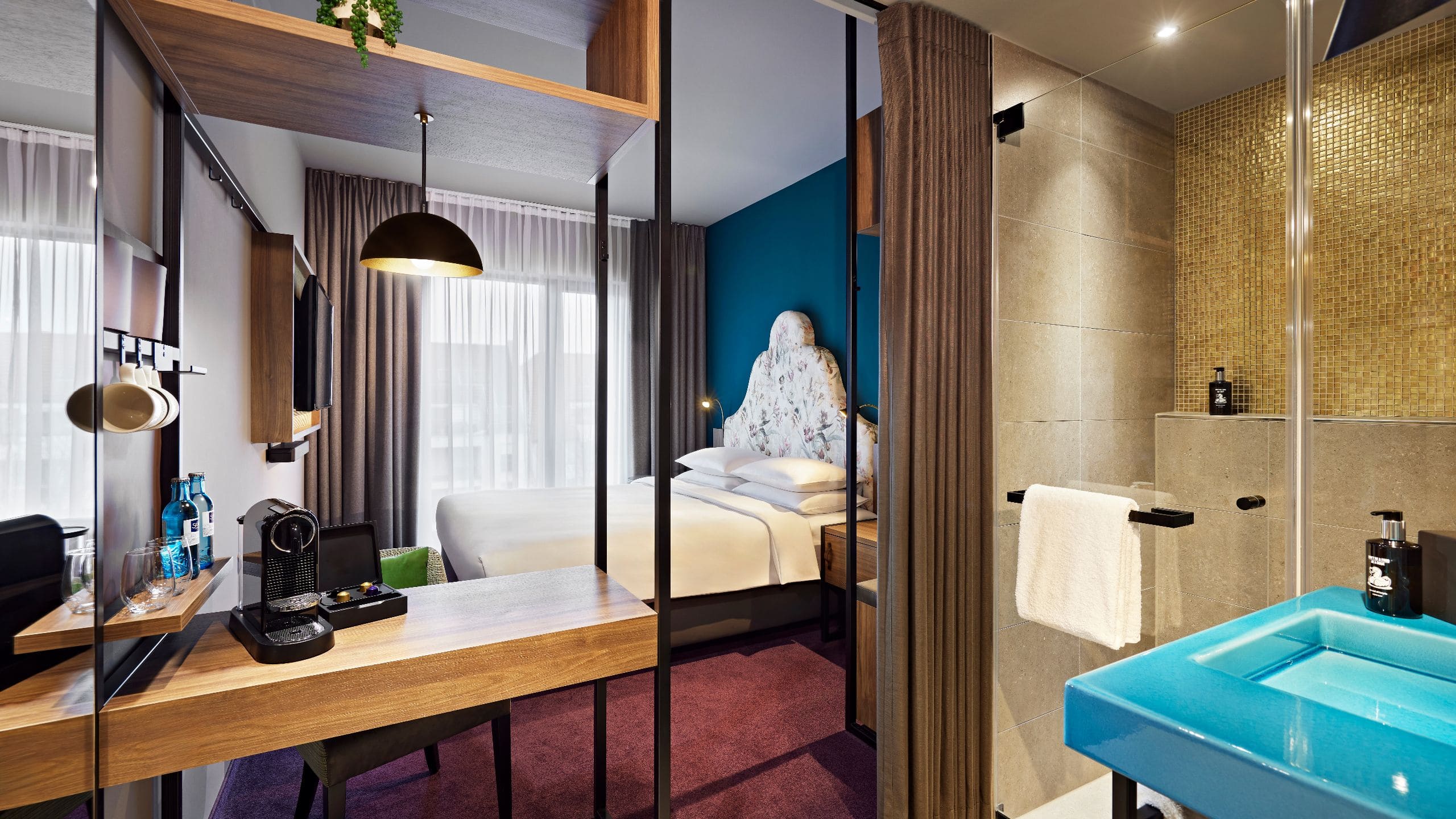 第 3，共 5 me and all hotel dusseldorf oberkassel 1 King Bed Overview